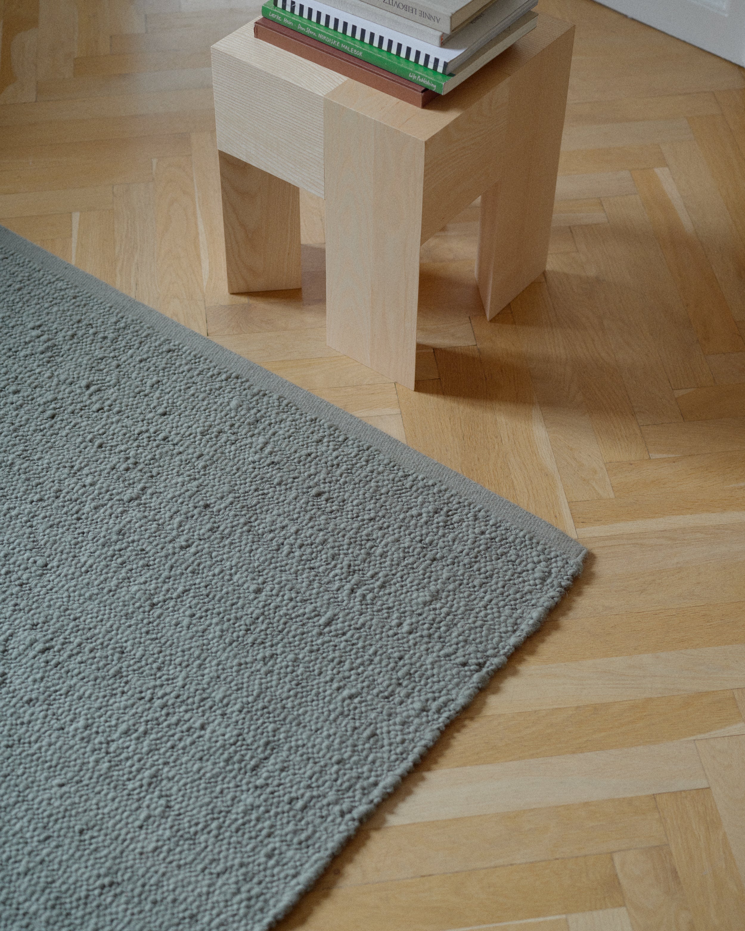 Koberec PEBBLED POEM zelený mach