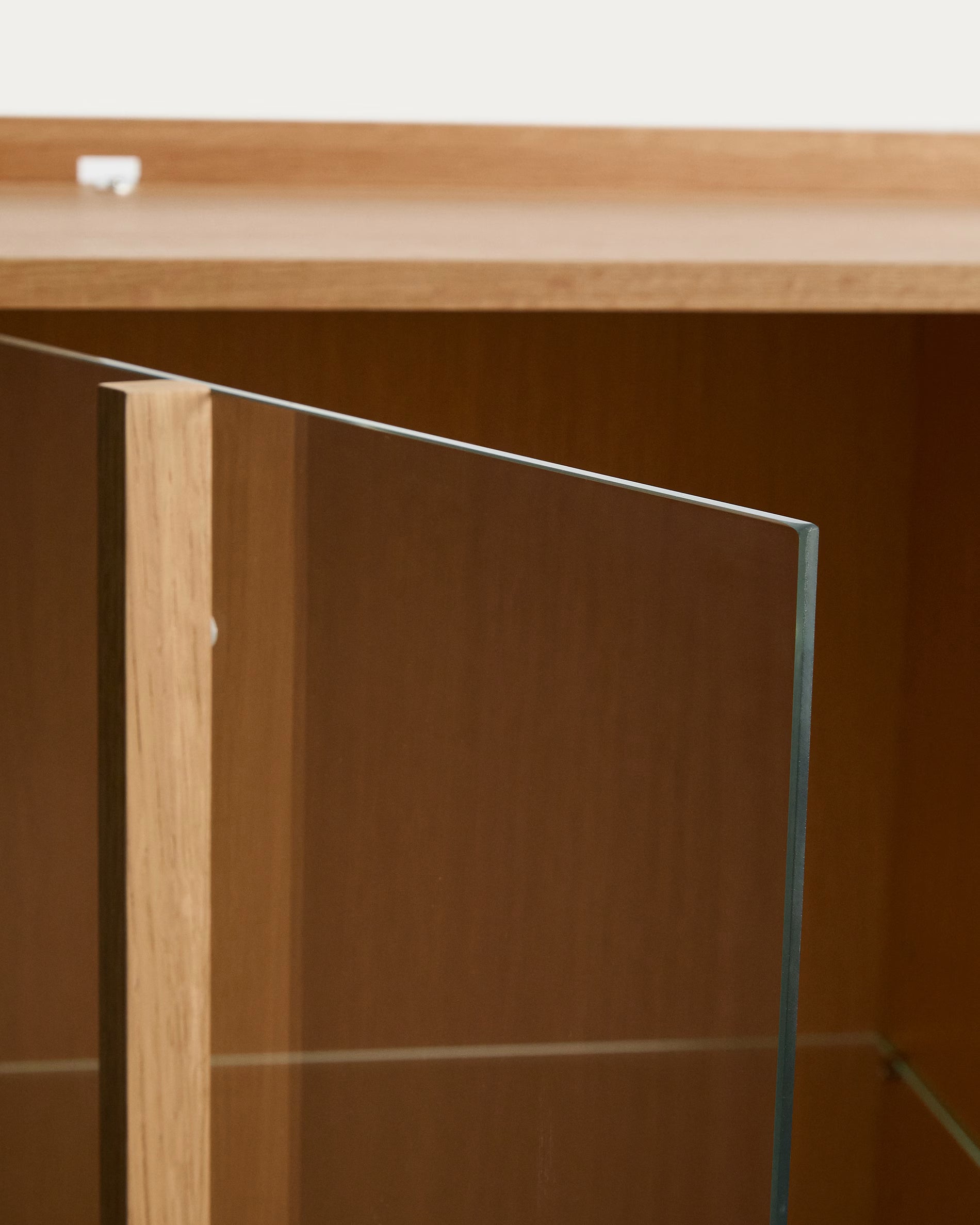 ONIX Display Cabinet in Oak Veneer