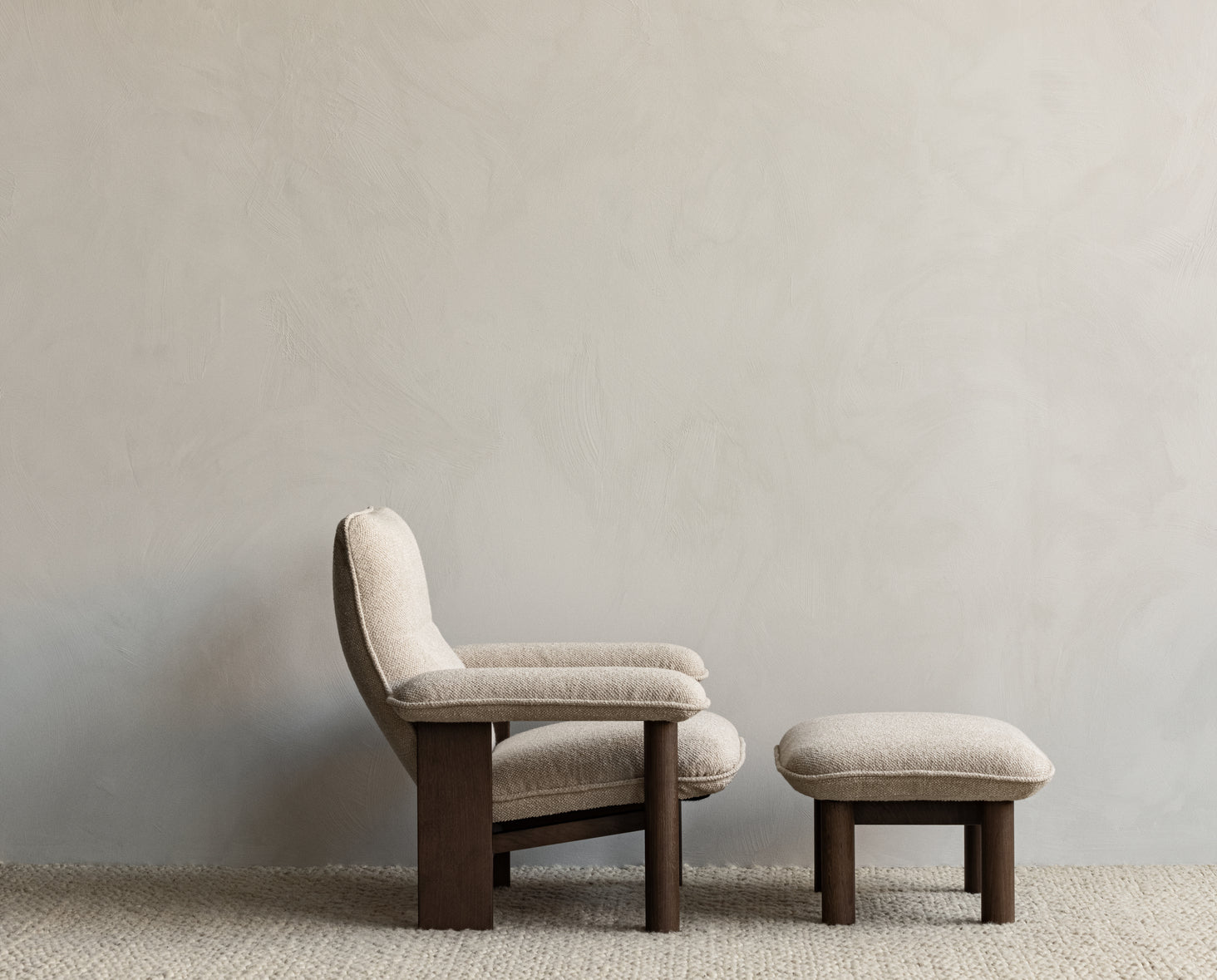 BRASILIA Footrest sheepskin with oak base