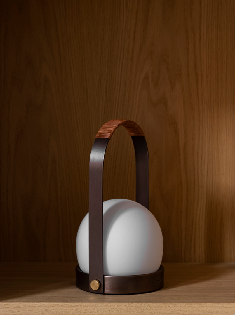 Prenosná lampa CARRIE z bronzovaného mosadzu