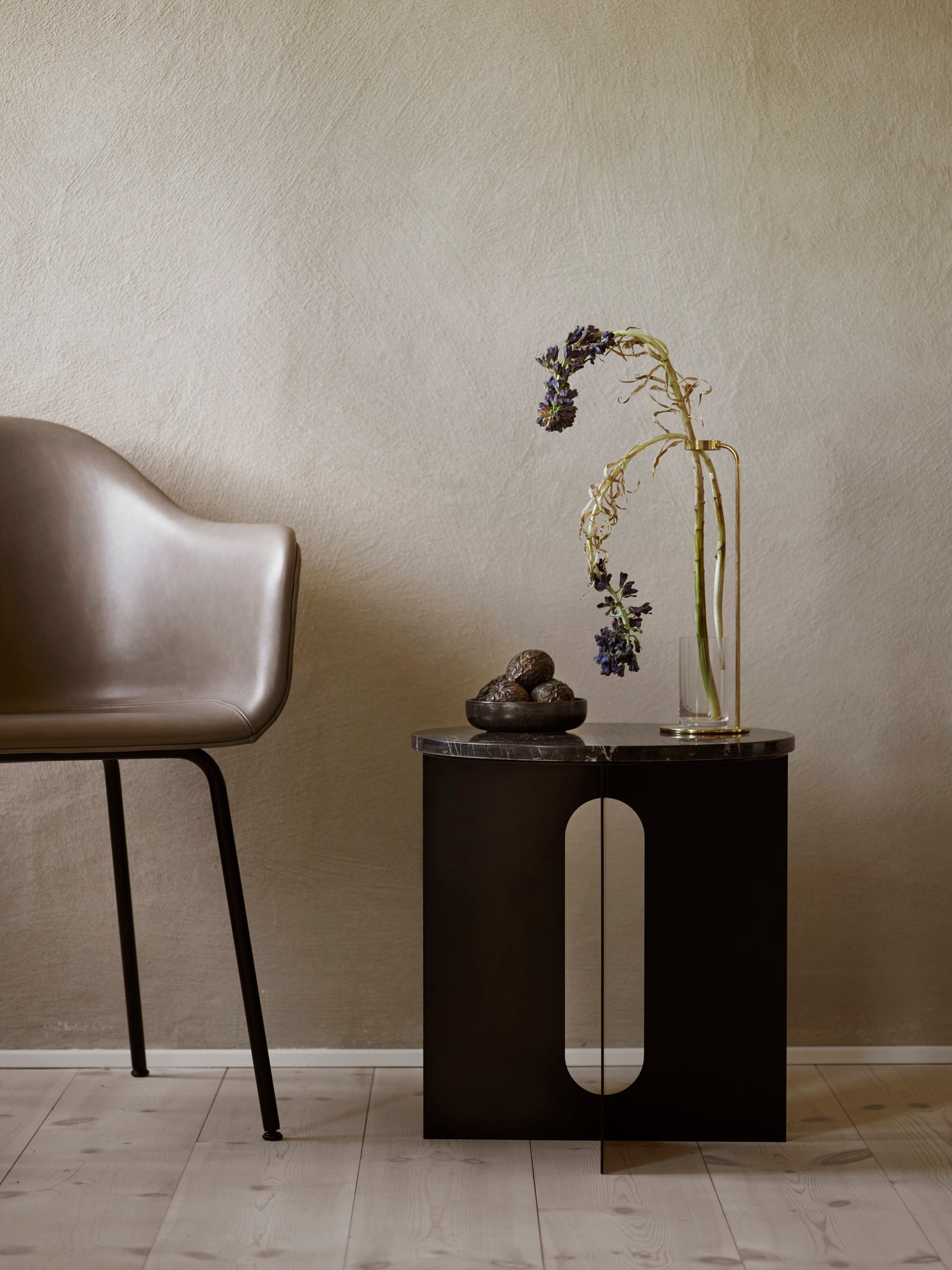 ANDROGYNE black side table