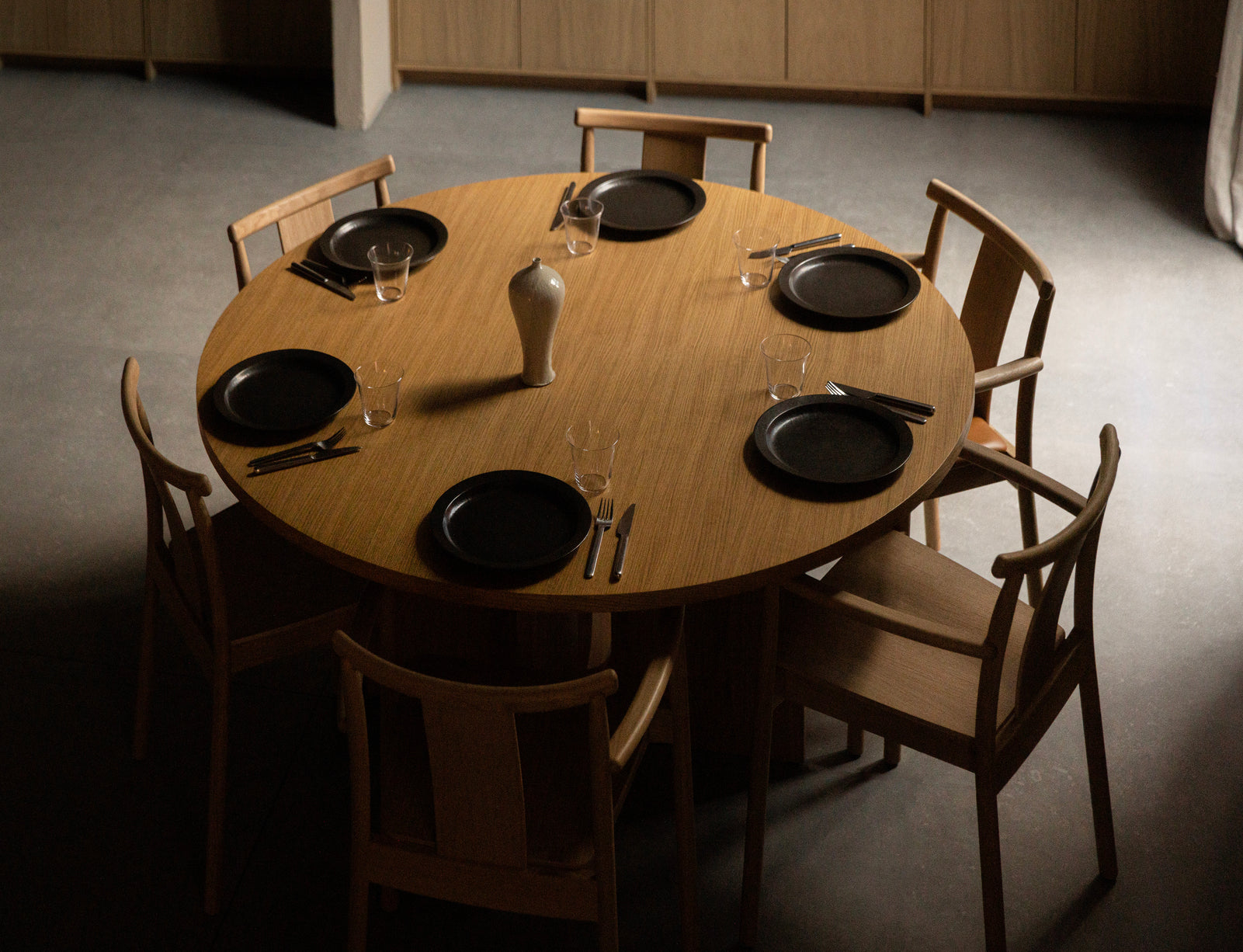 ANDROGYNE oak veneer table