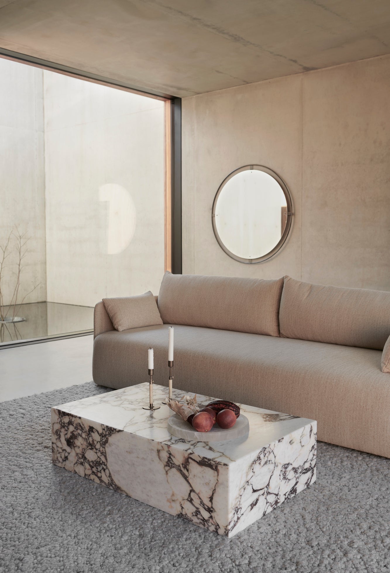 Kávový stolík PLINTH pieskový kameň