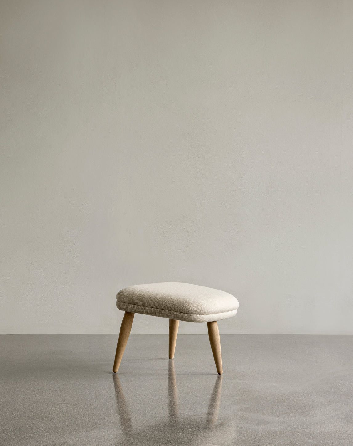 ODA light gray footrest with oak base