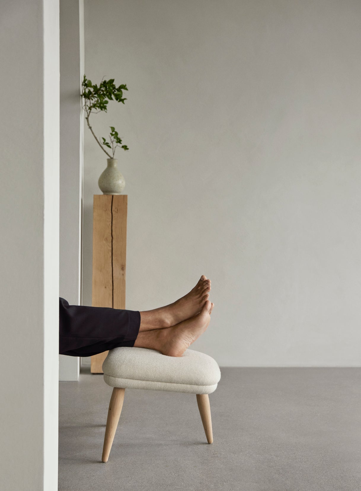 ODA light gray footrest with oak base