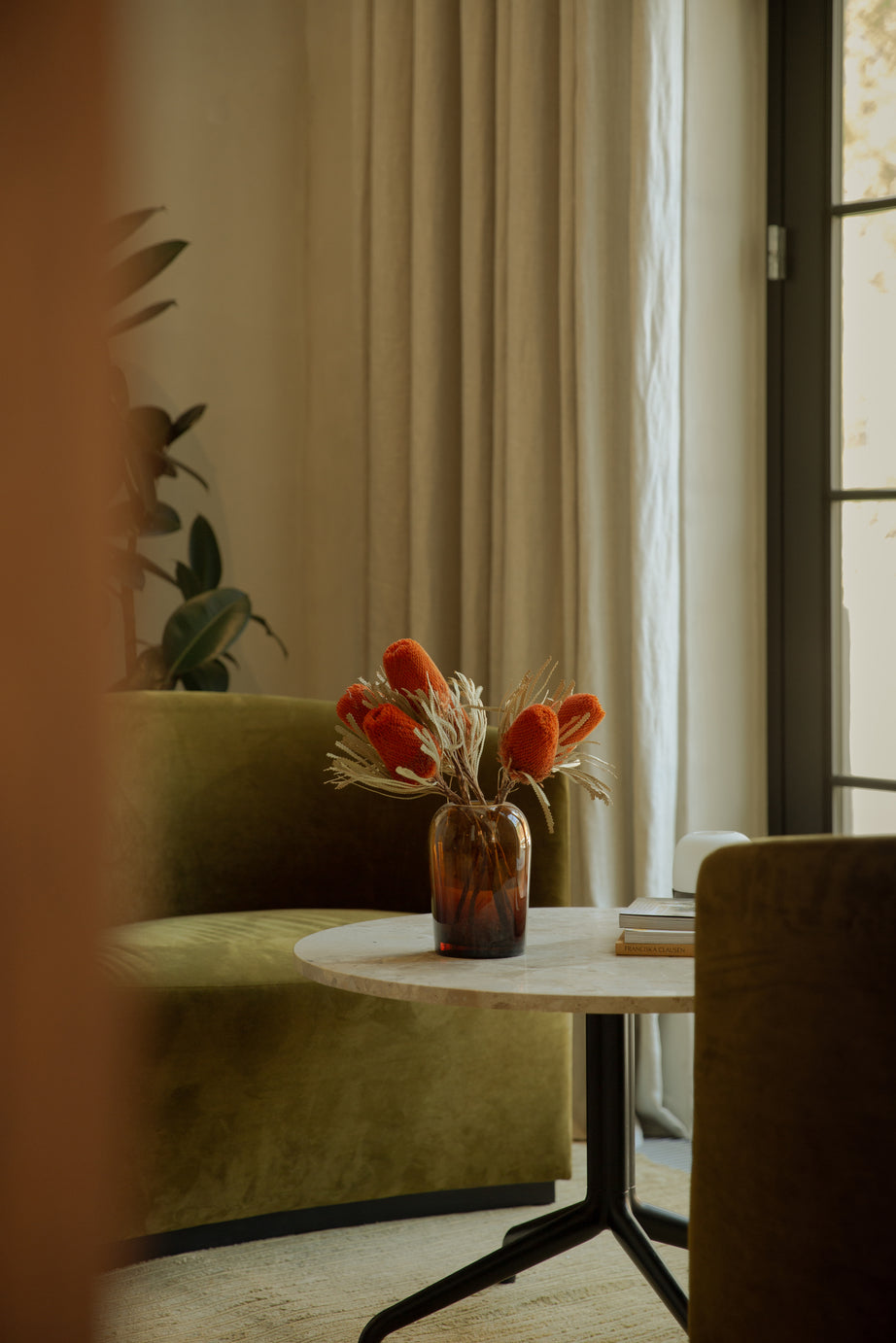 Kávový stolík HARBOUR biely mramor