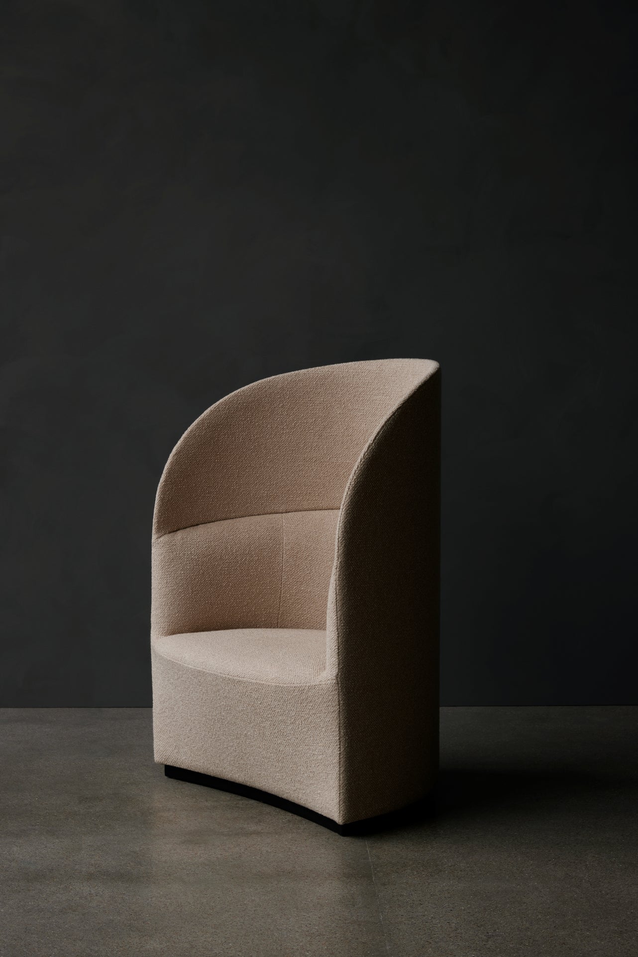 Kreslo s vysokým operadlom TEAROOM svetlo béžové