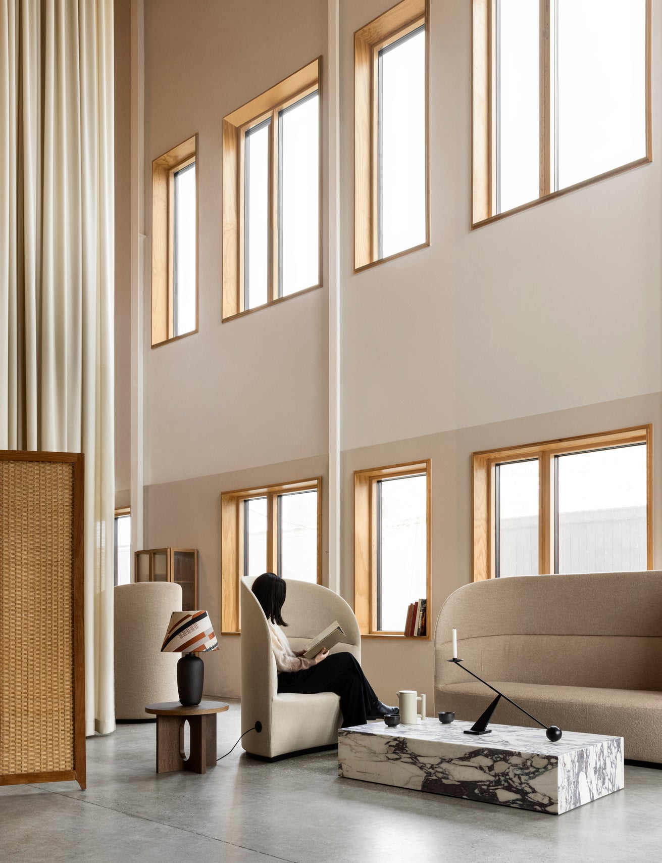 PLINTH GRAND coffee table sandy stone