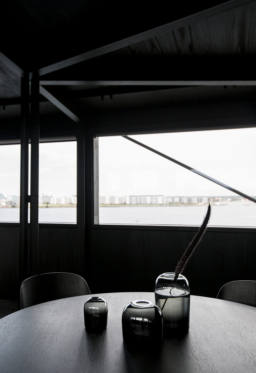 Round table SNAREGADE dark oak veneer