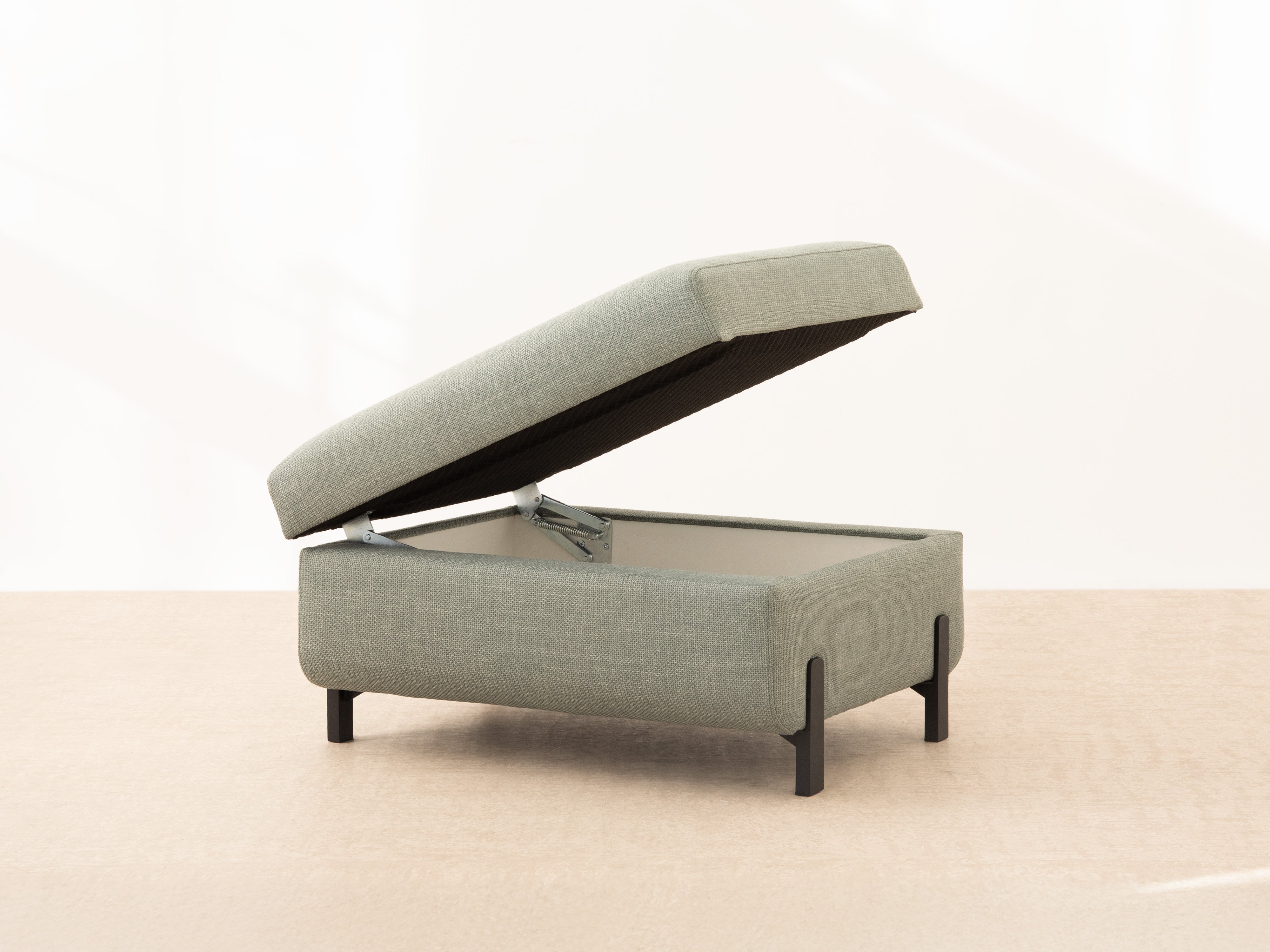 Puf zamatový so schowkom GLORIA kráľovská modrá