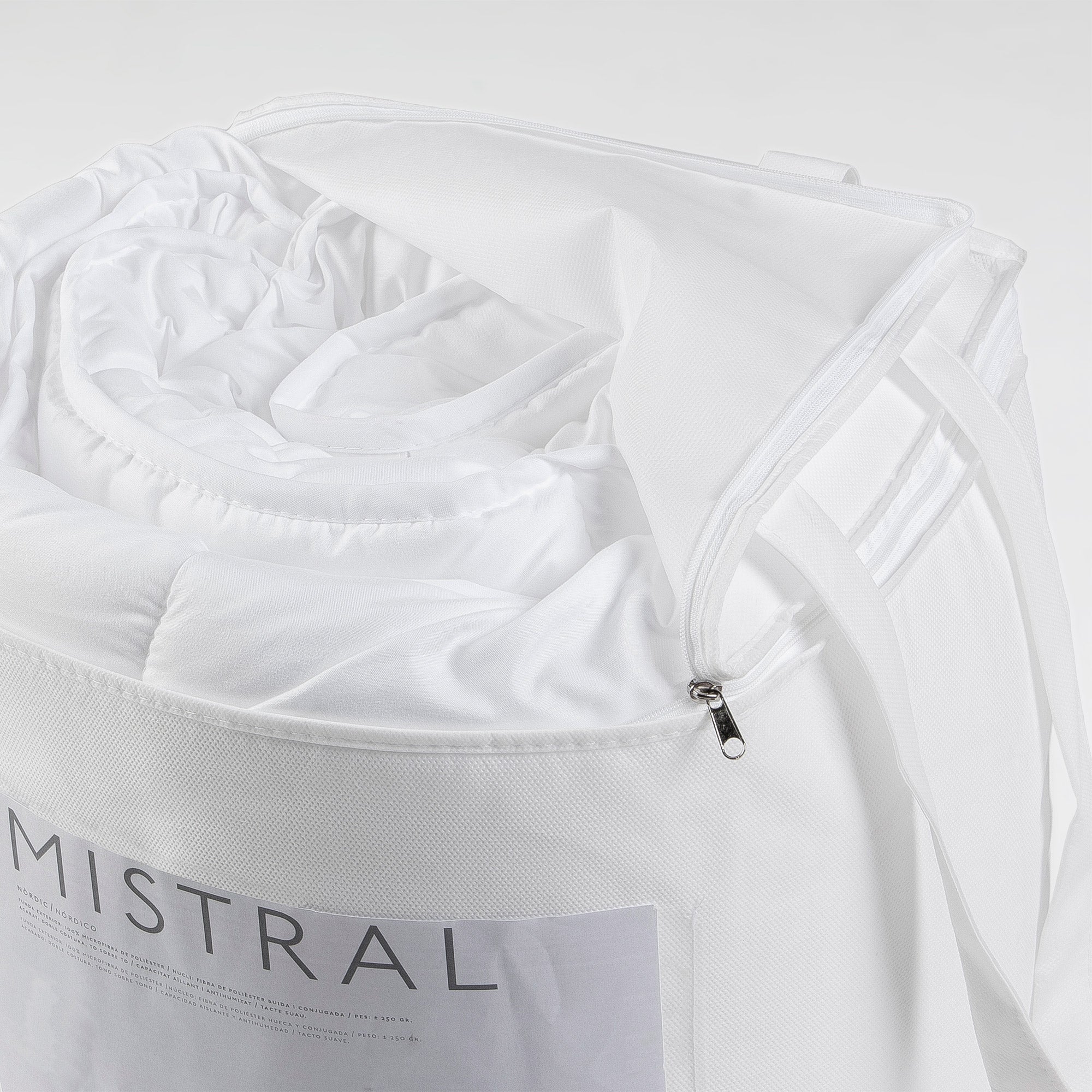 Kołdra MISTRAL biały La Forma Eye on Design