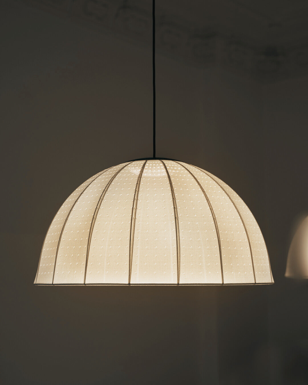 Závesná lampa MOLLIS zlomená biela