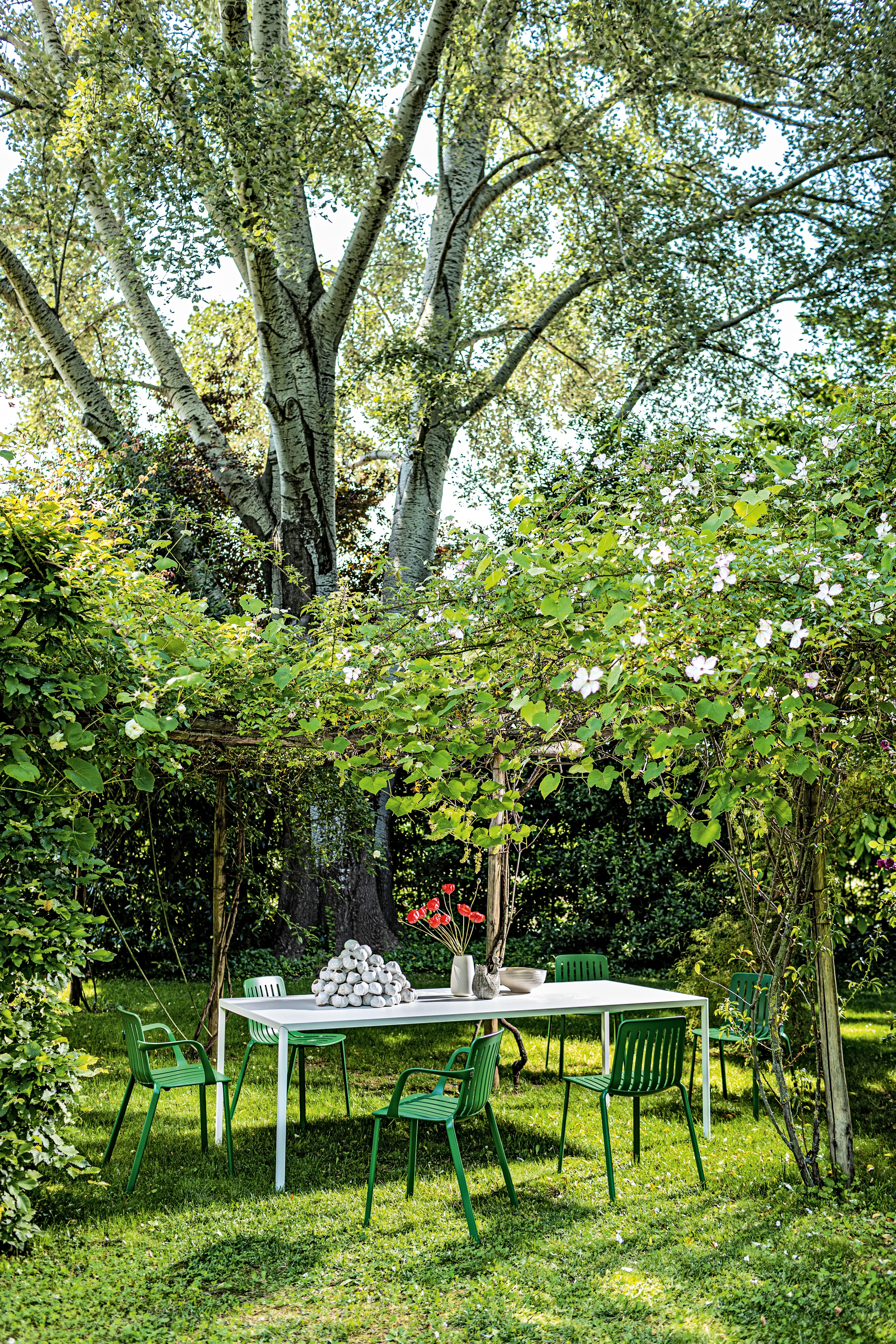 Záhradná stolička s opierkami PLATO šedá