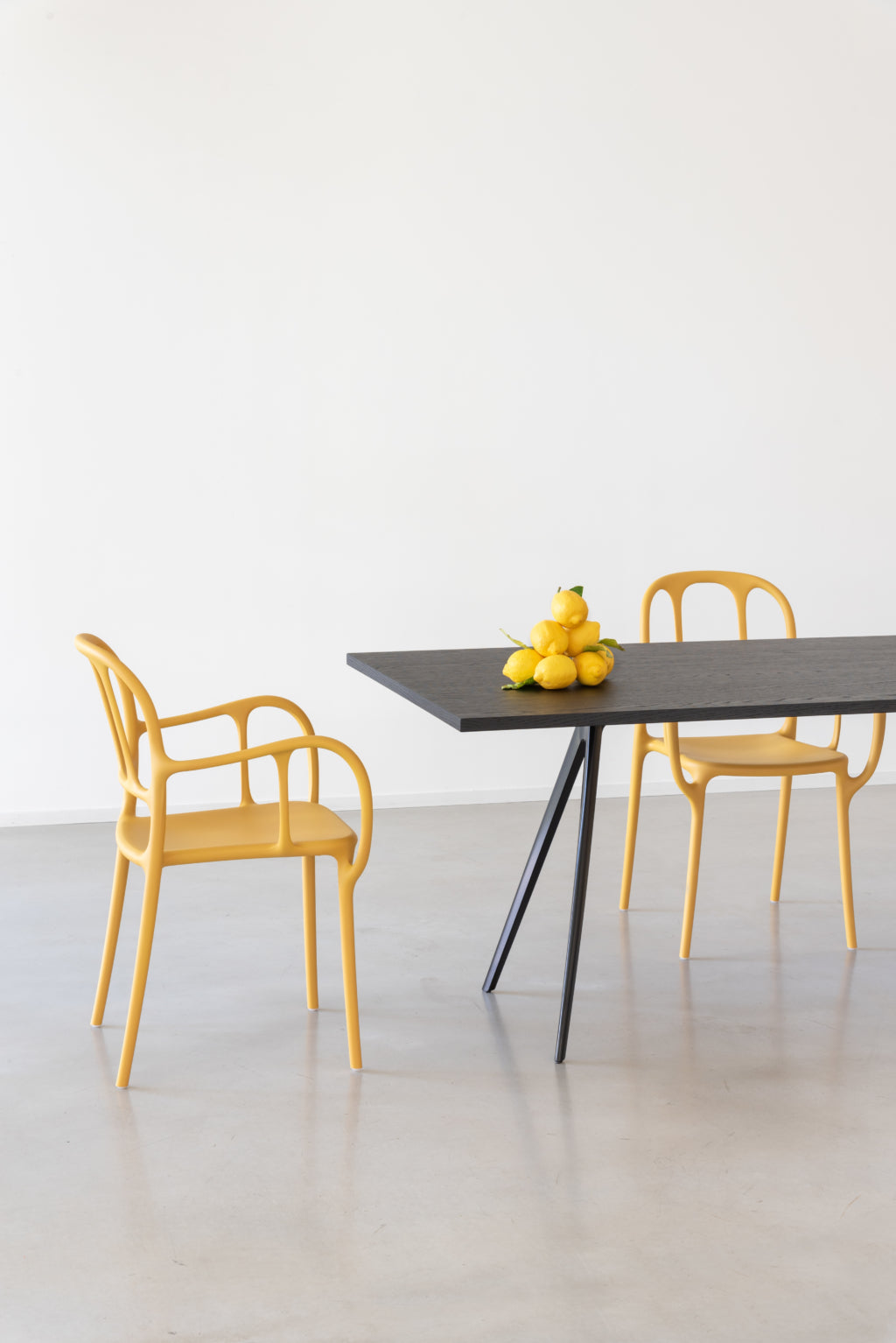 Stôl BAGUETTE biela hliníková základňa