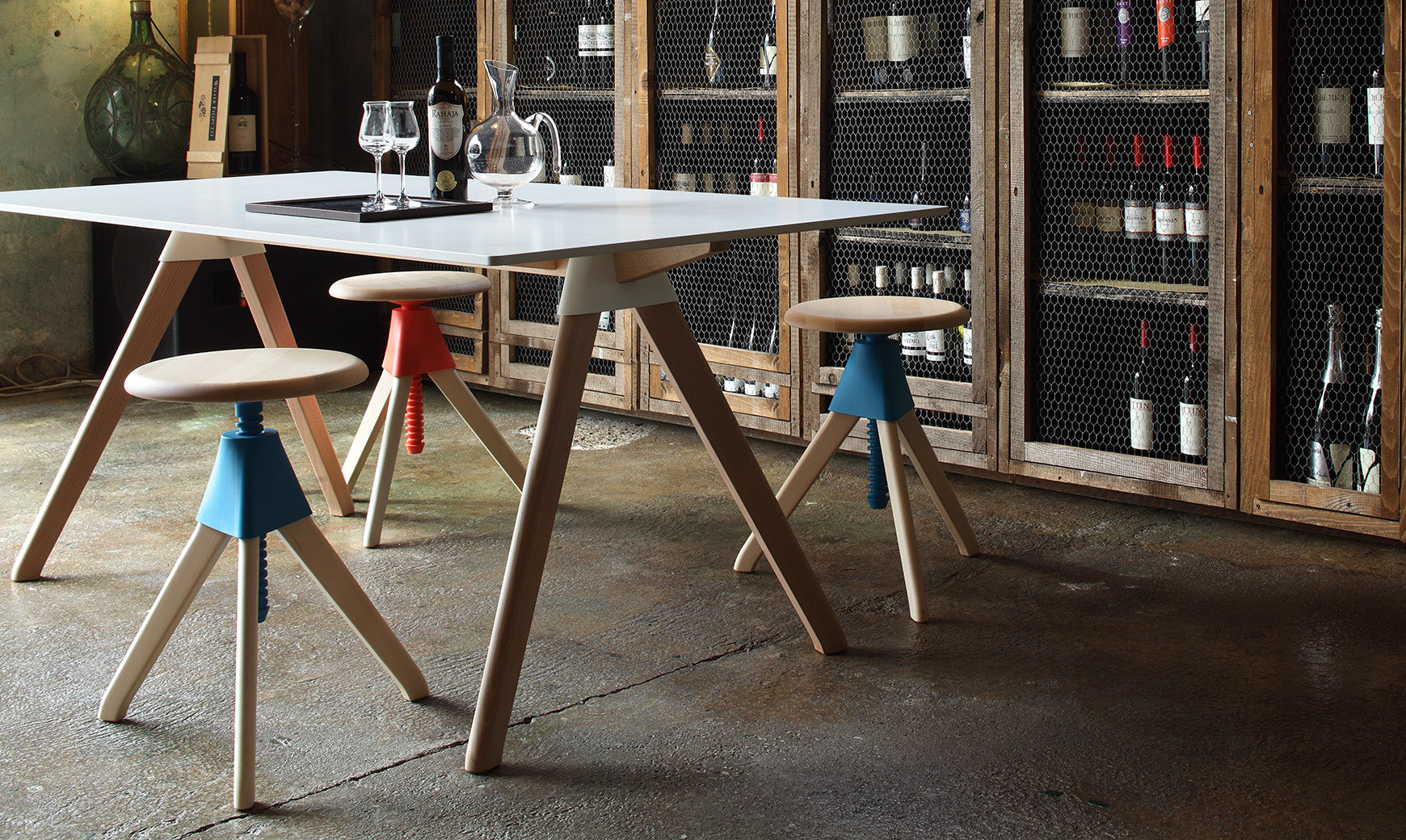 Adjustable stool TOM & JERRY beech wood