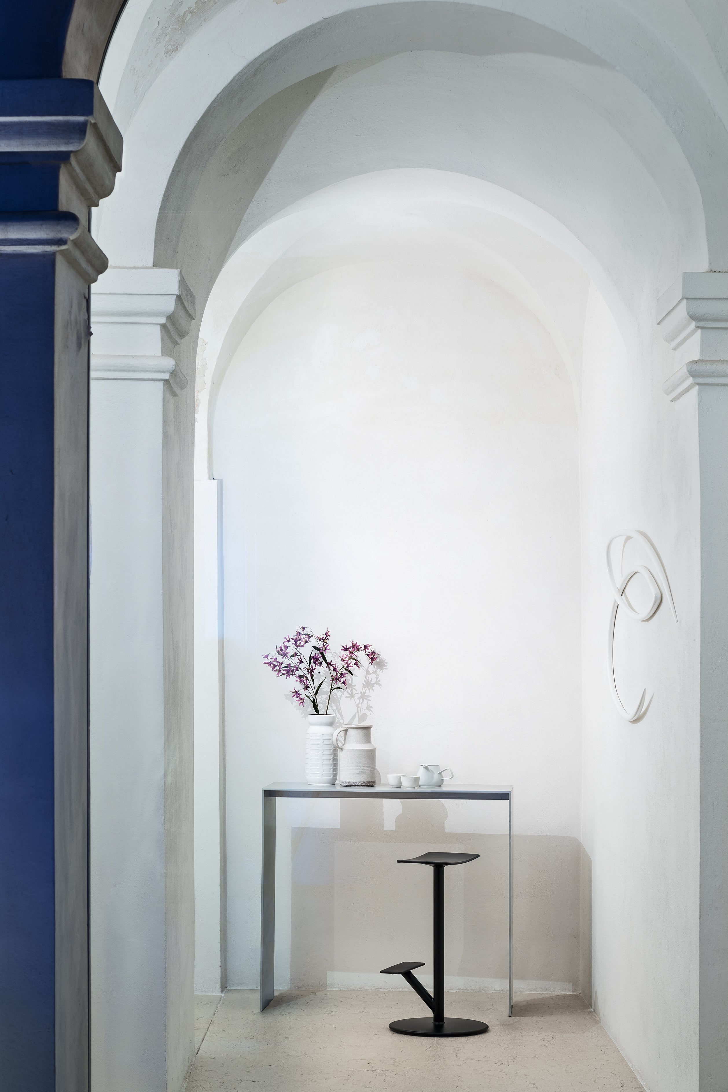 SEQUOIA coral bar stool