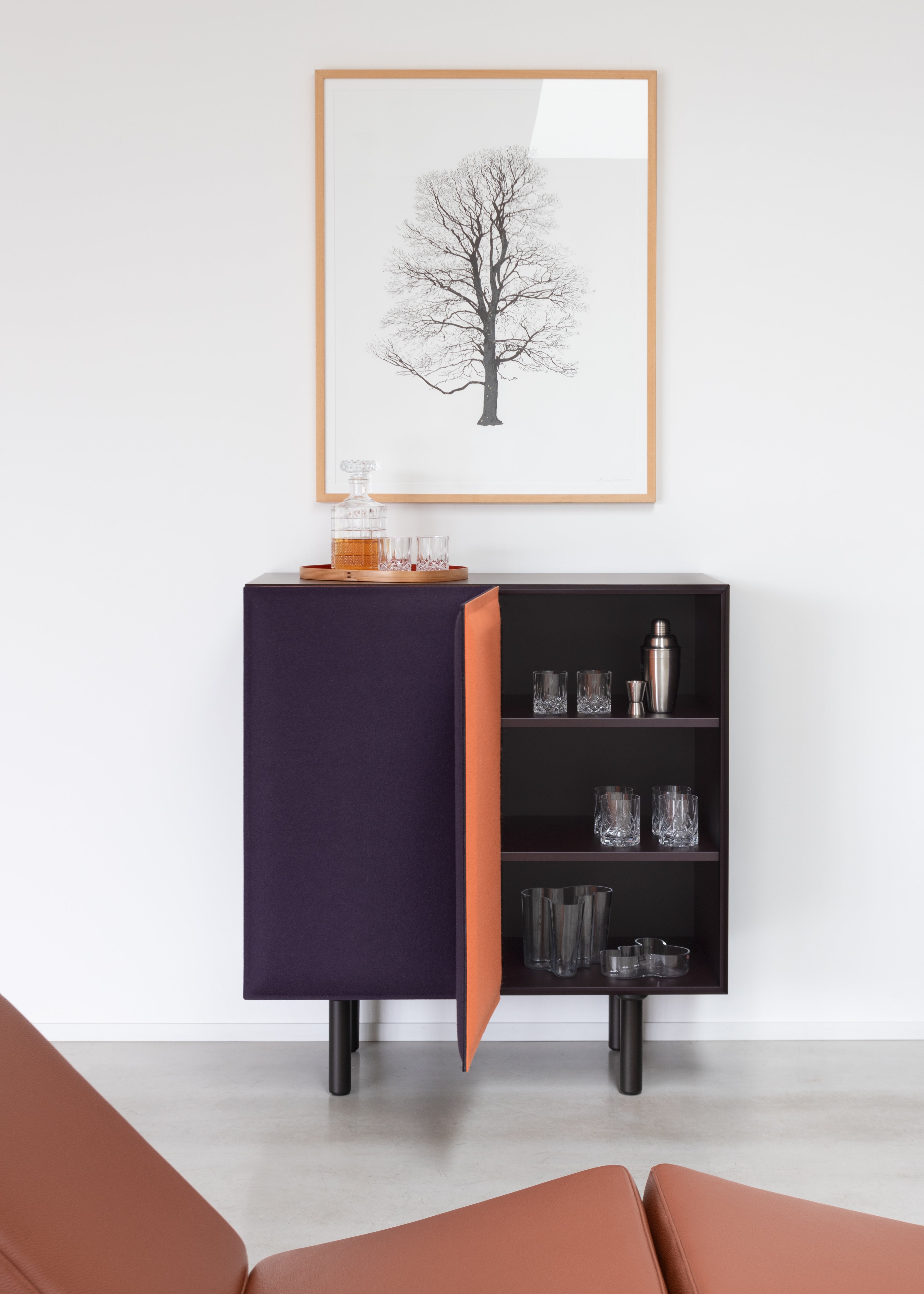 TACITO cabinet purple felt