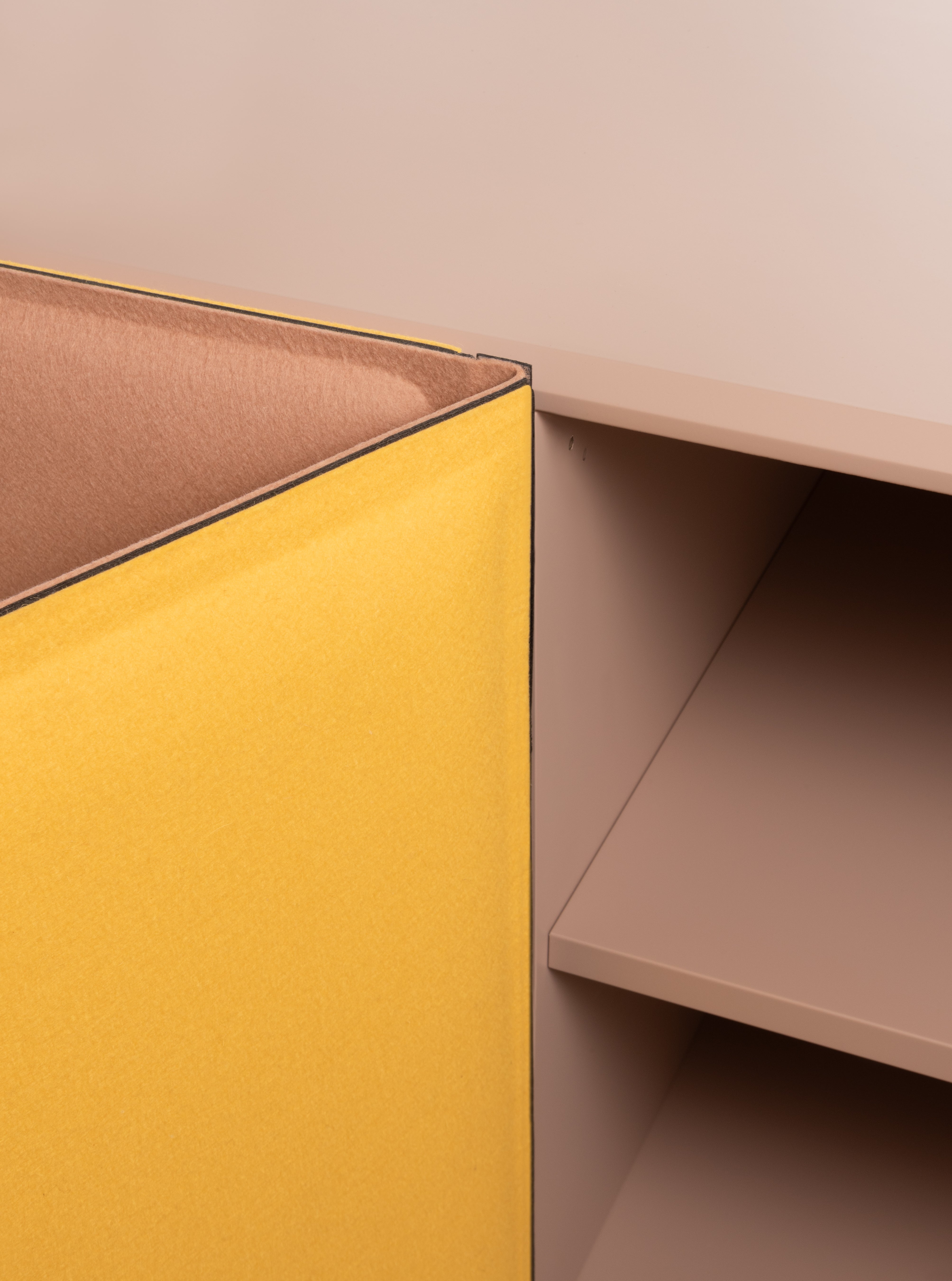 Televízna skrinka TACITO béžový filc