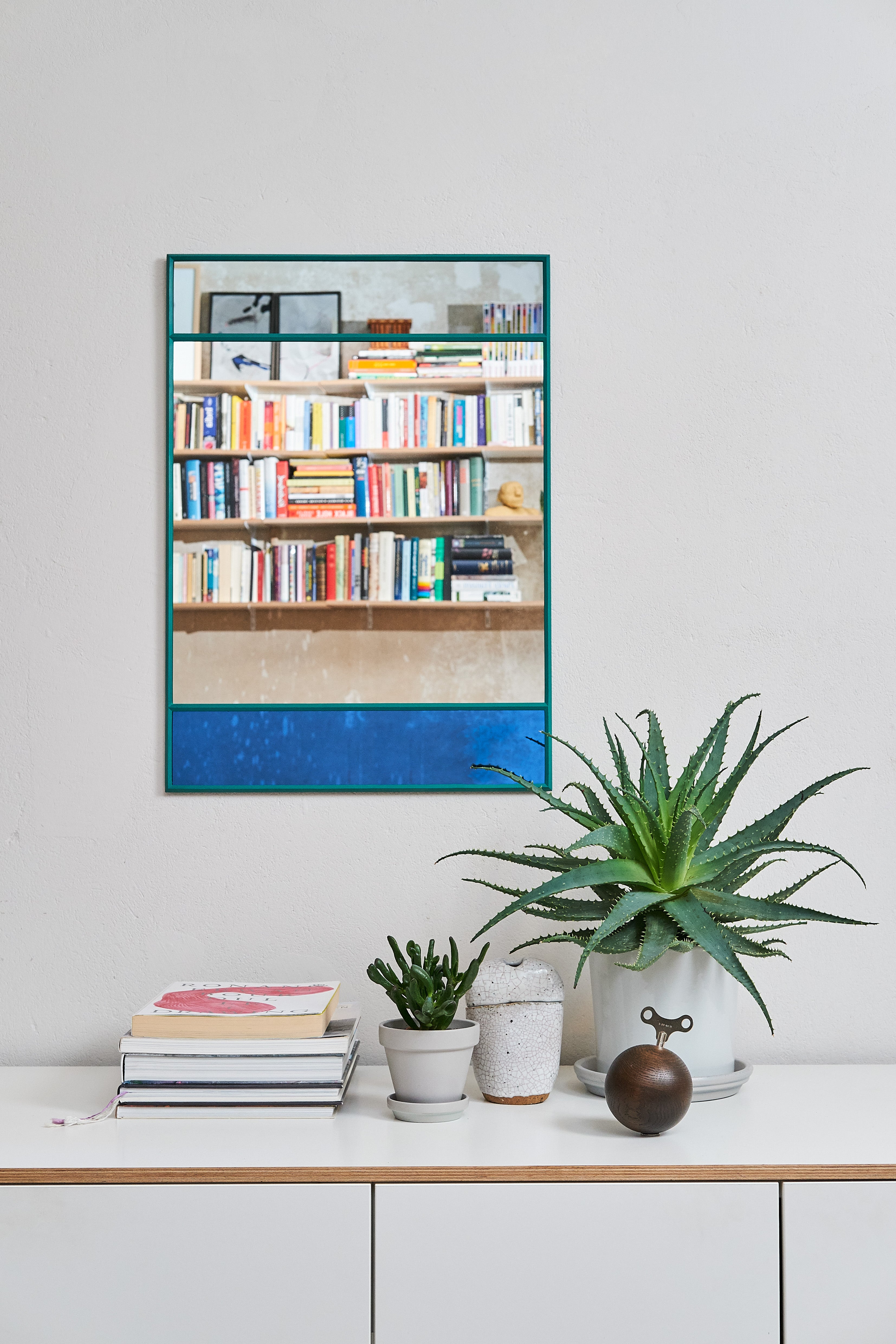 Rectangular mirror VITRAIL green frame