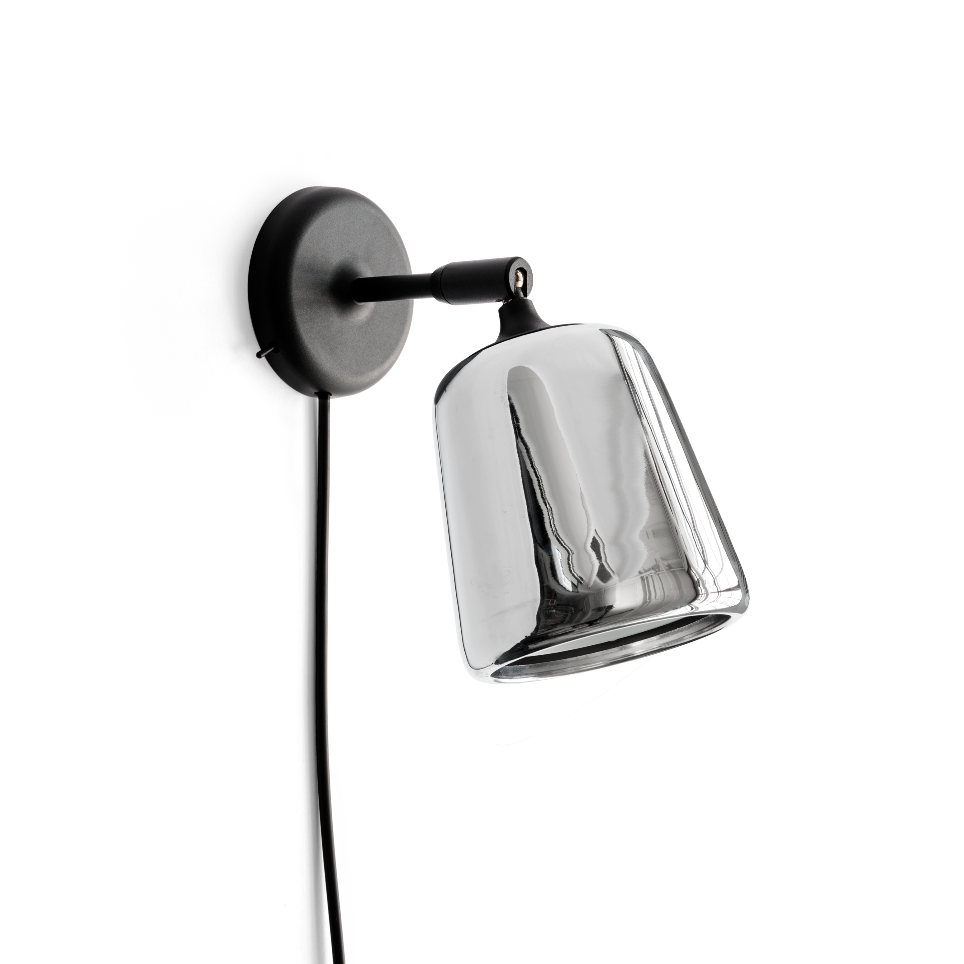 Nástenná lampa MATERIÁL oceľový