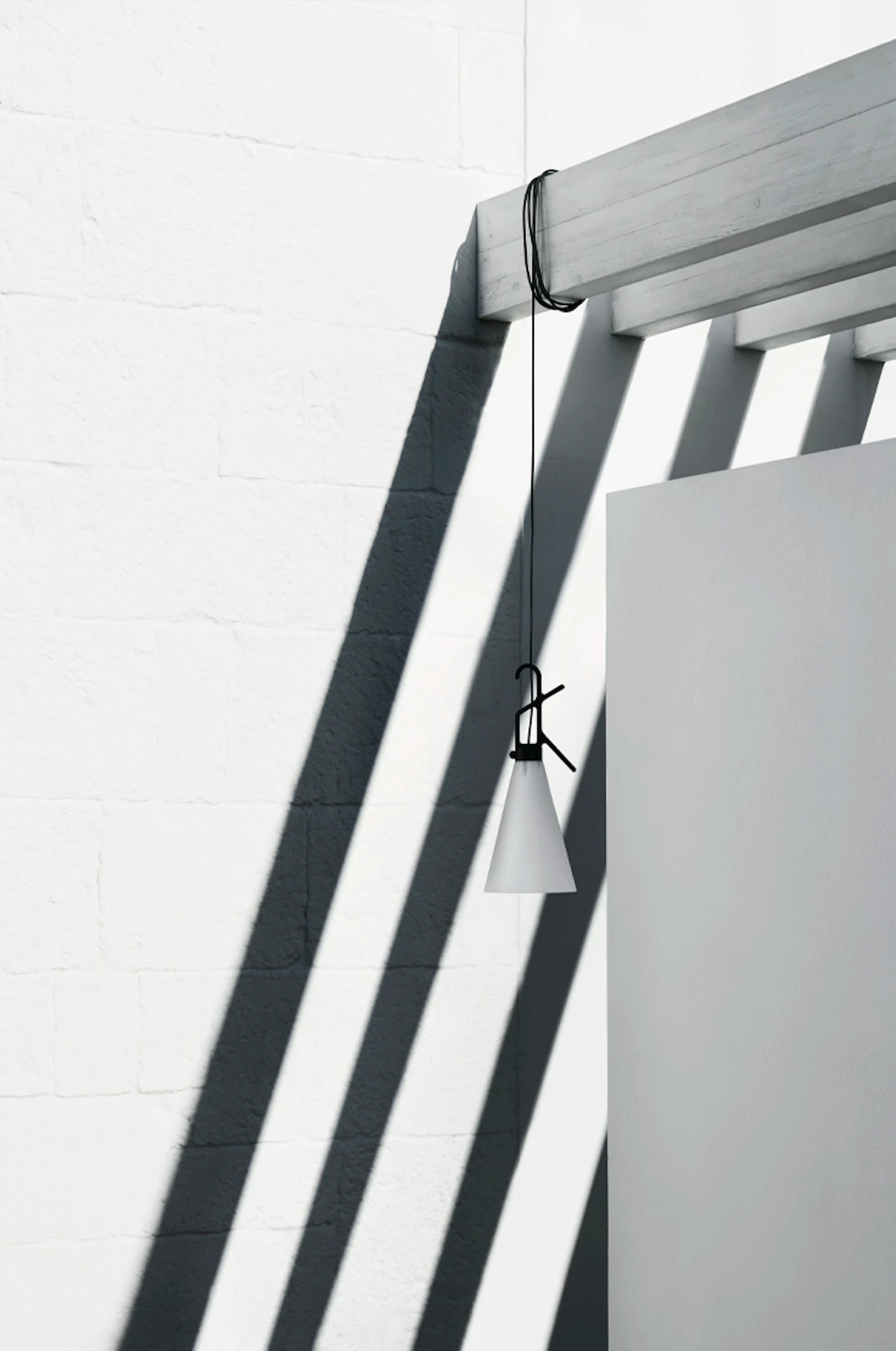 MAYDAY Green Outdoor Lamp