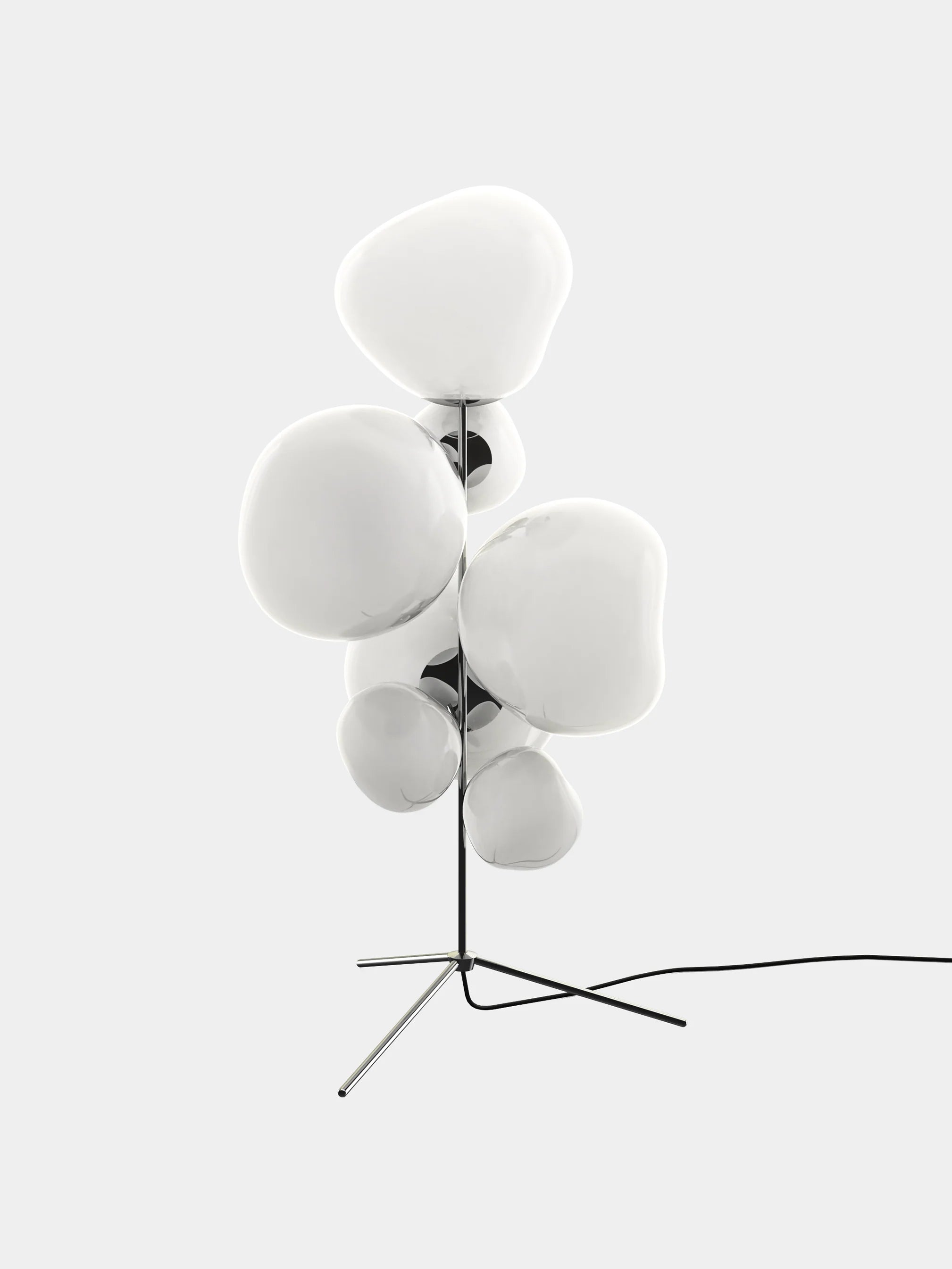 Podlahová lampa MELT opálová so strieborným povrchom