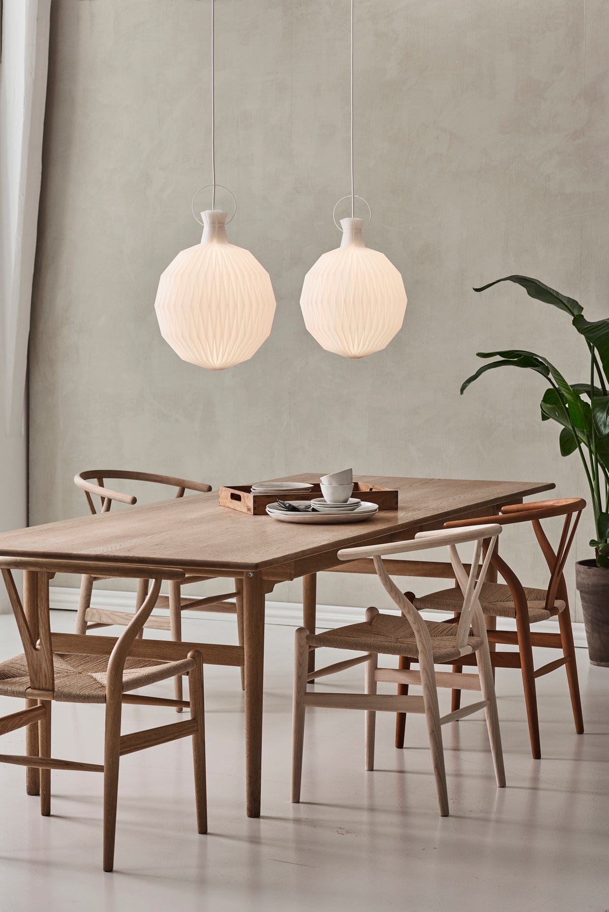 Závesná lampa MODEL 101 LANTERN biela