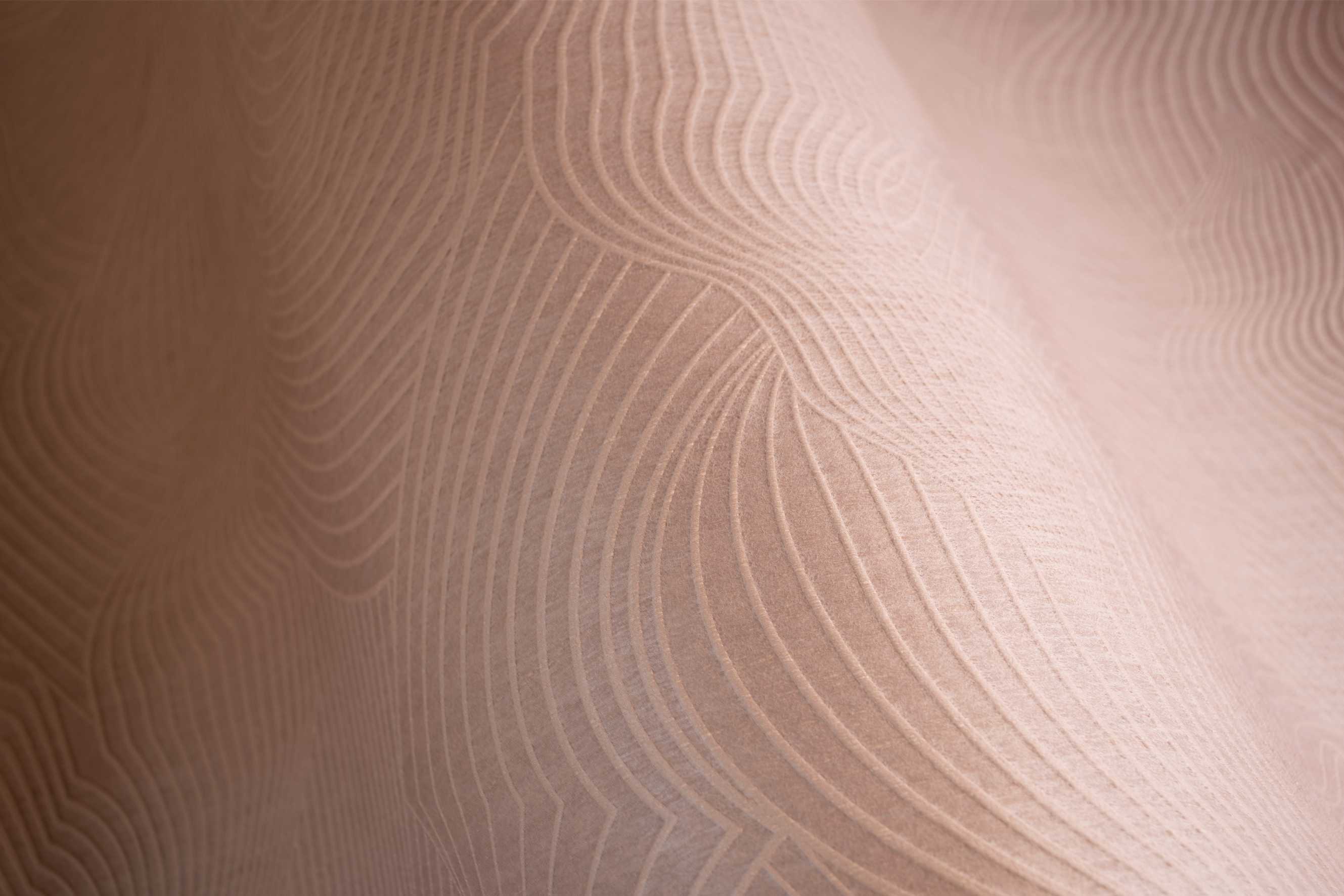 Textile wallpaper with an abstract pattern featuring a moiré effect TECHNO BEE dark sandy