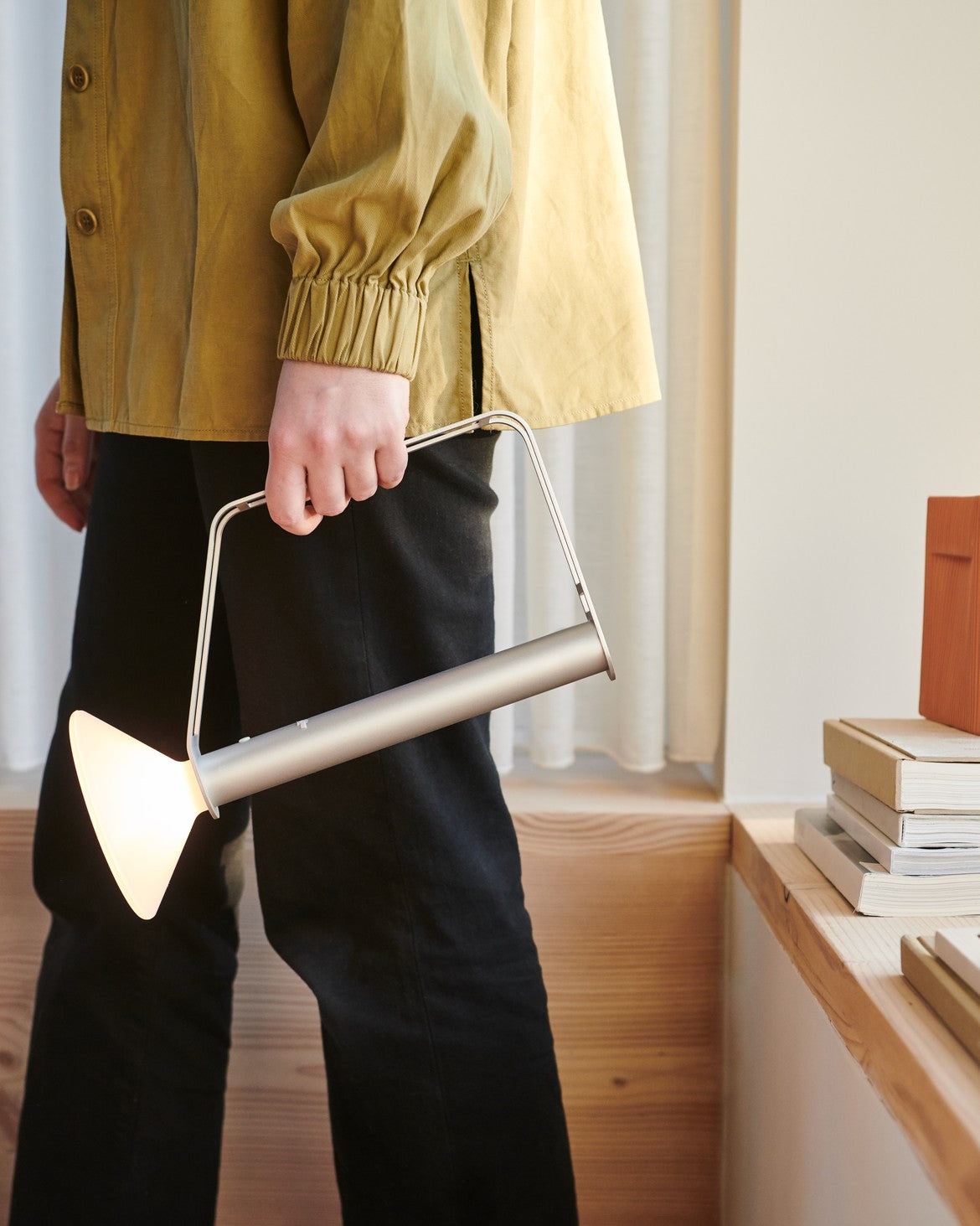 Prenosná vonkajšia lampa PITON strieborná