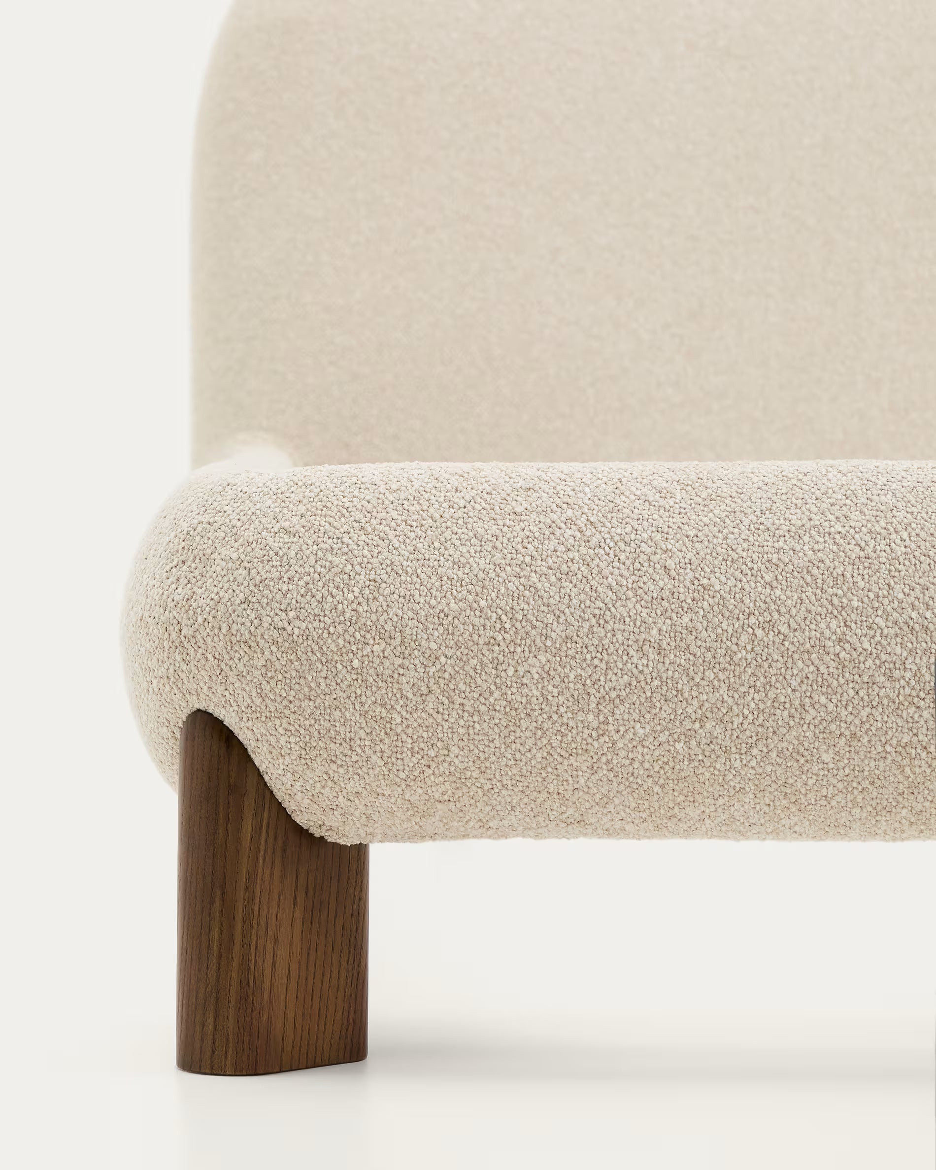 Posteľ ODINA ecru s tmavohnedým jaseňovým podstavcom