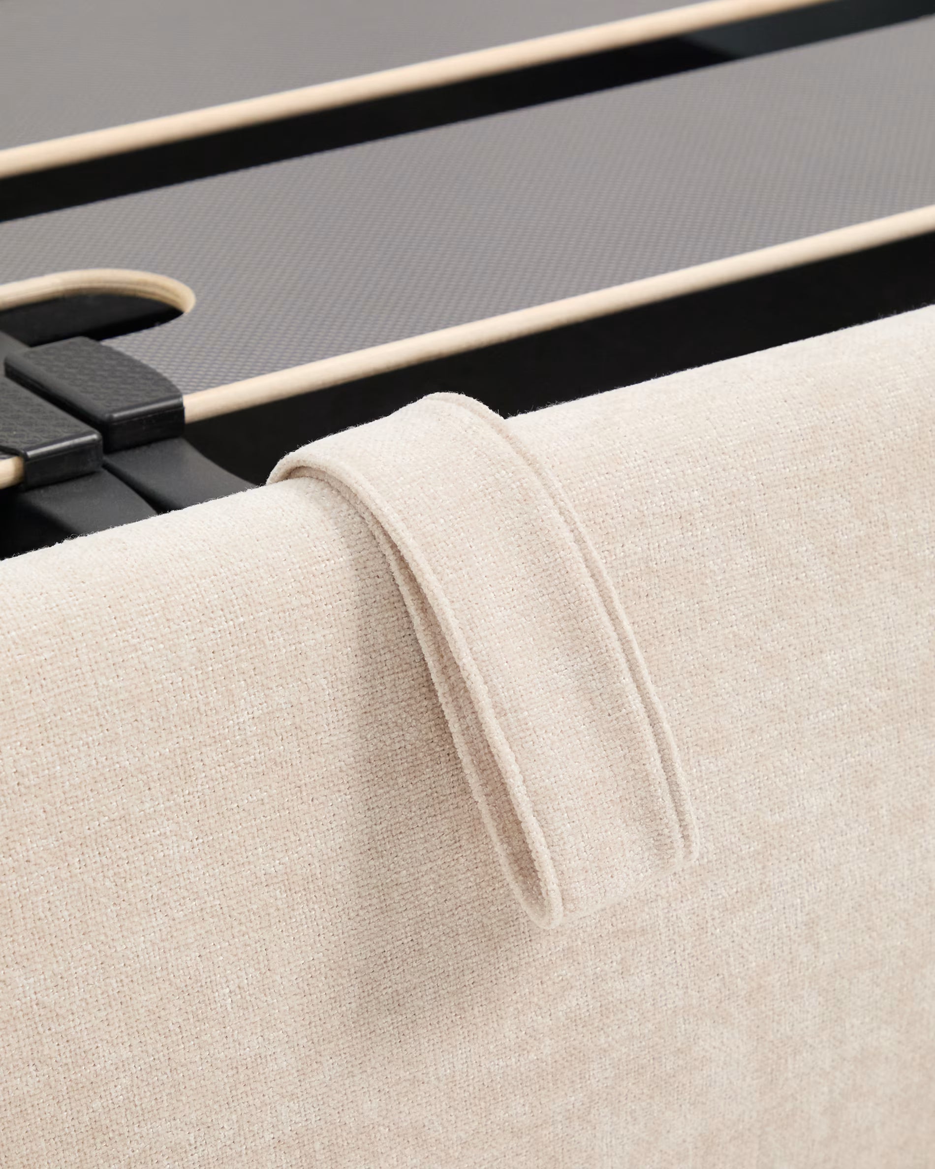 Posteľ s úložným priestorom DAFRA béžový šenil