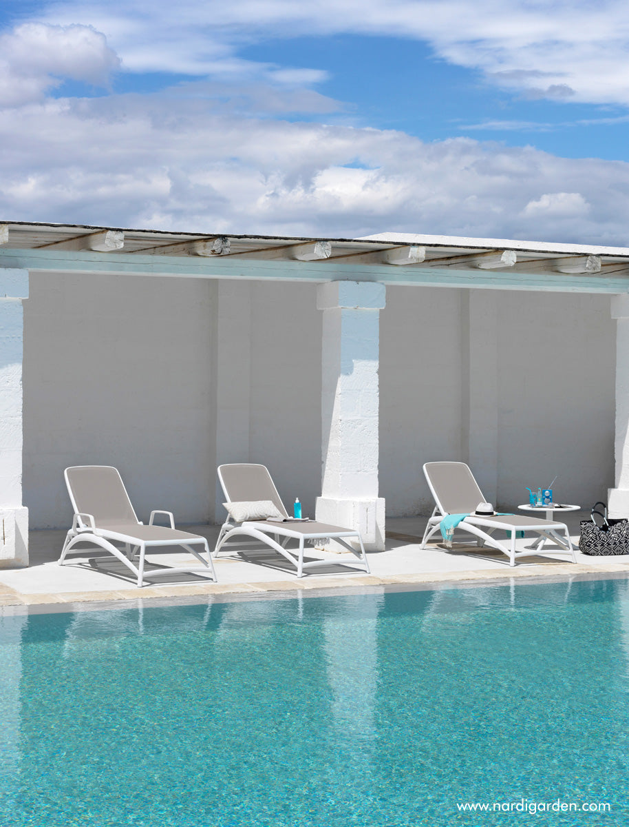 ATLANTICO White Outdoor Lounger