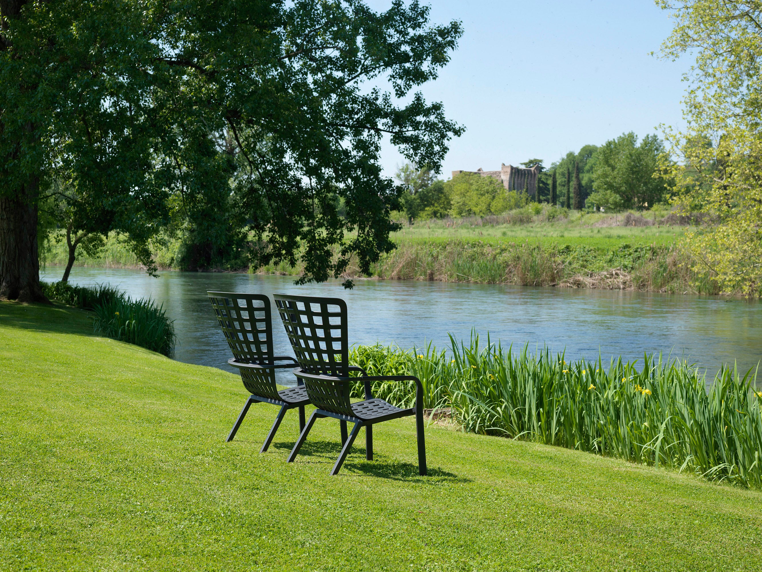 FOLIO Outdoor Armchair in Anthracite