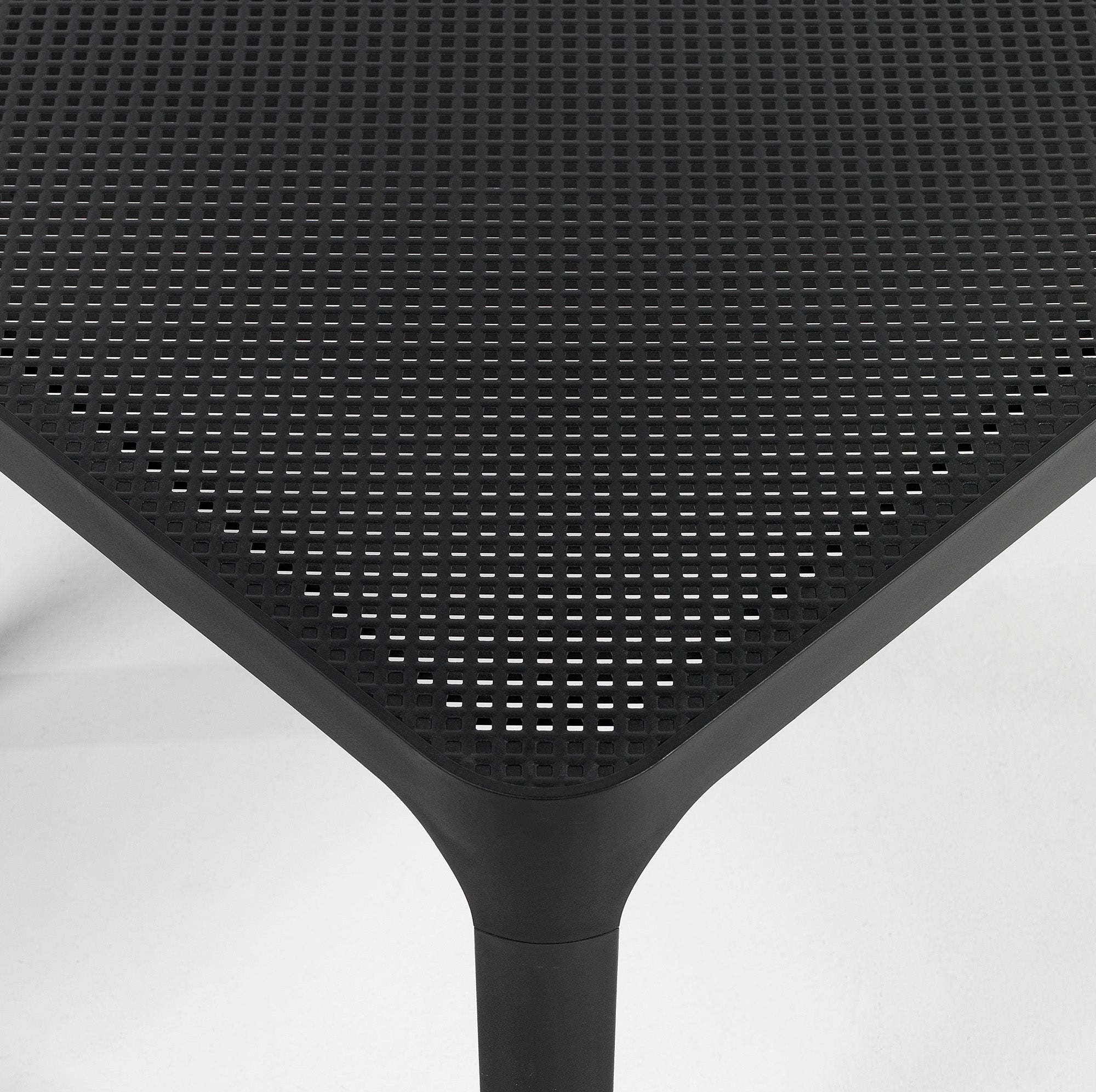 NET Outdoor Table Mustard