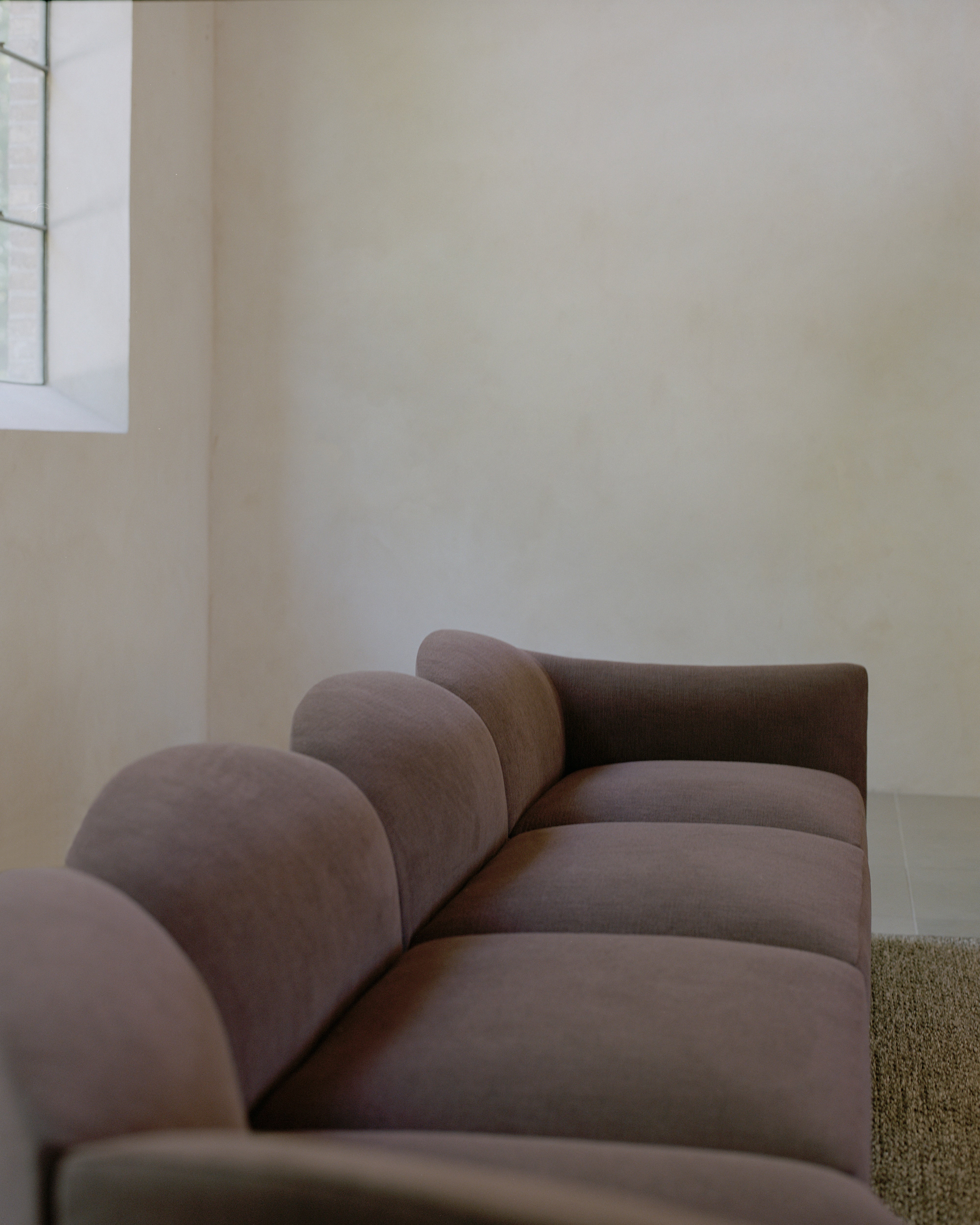 Modulárna pohovka SHORE - personalizovaný koncový prvok na ľavej strane