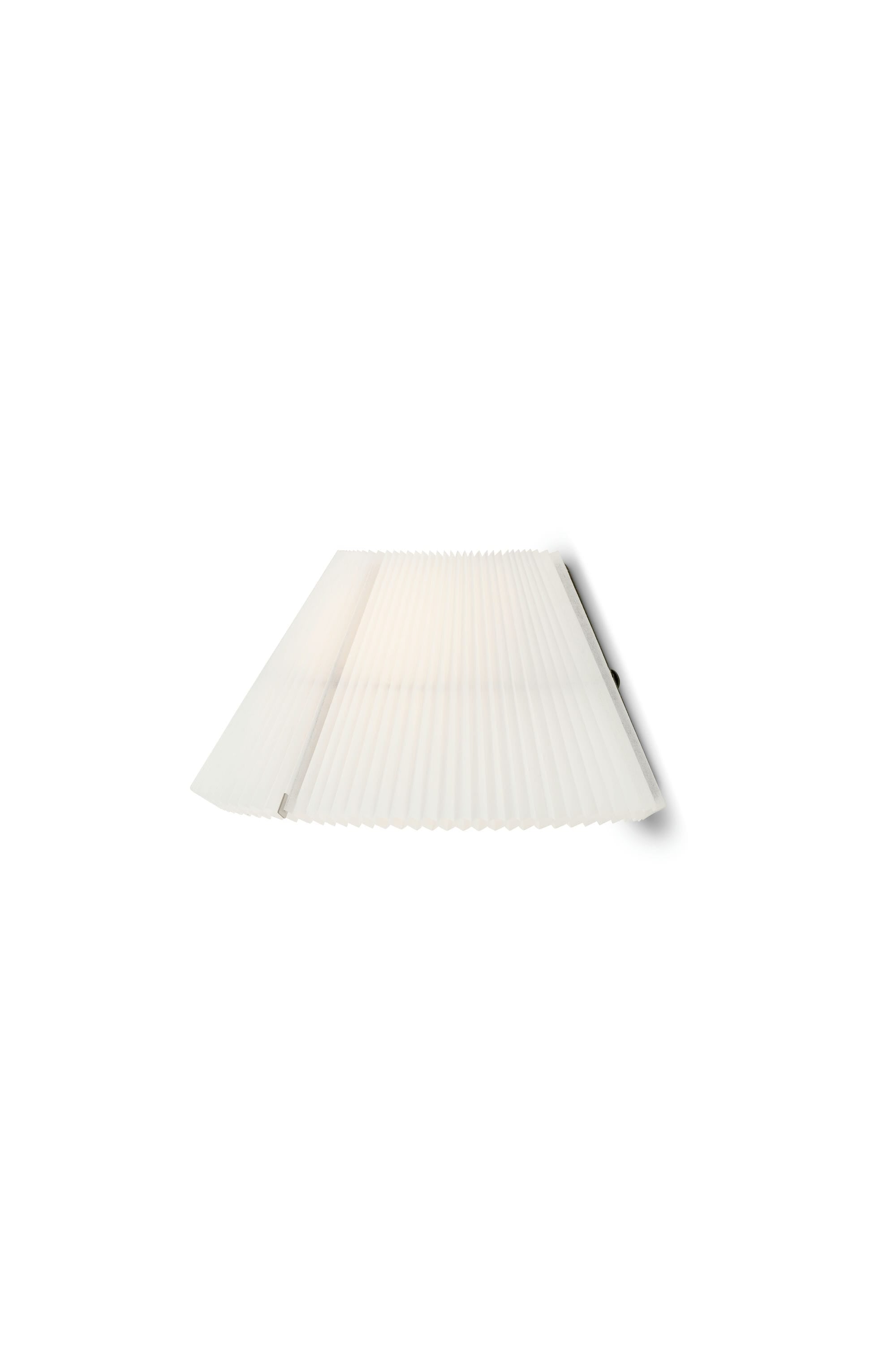 White Nebra wall lamp