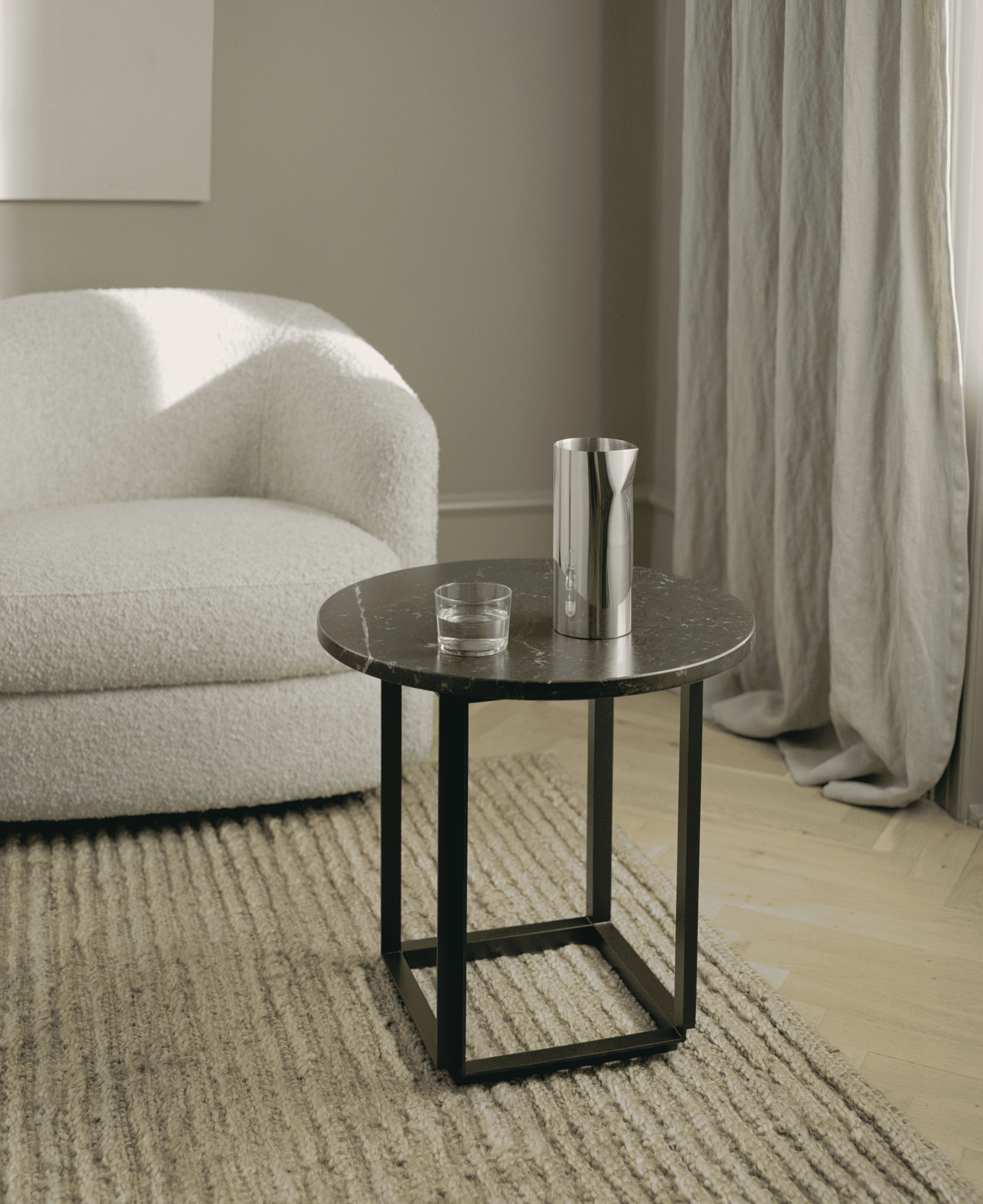 Florence side table black marble with a black base