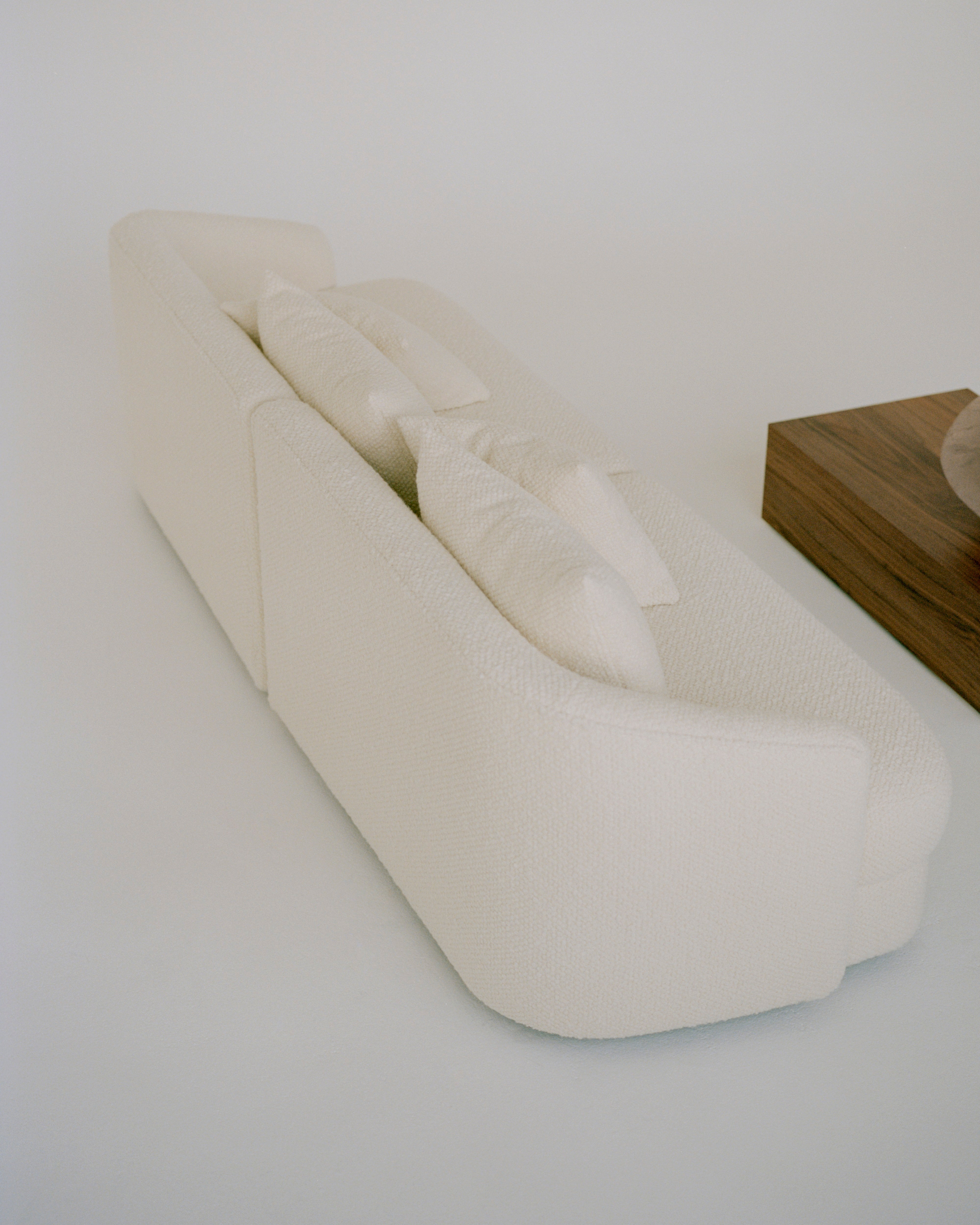 Sofa COVENT RESIDENTIAL Nevotex Barnum Vlna 24 zlomená biela