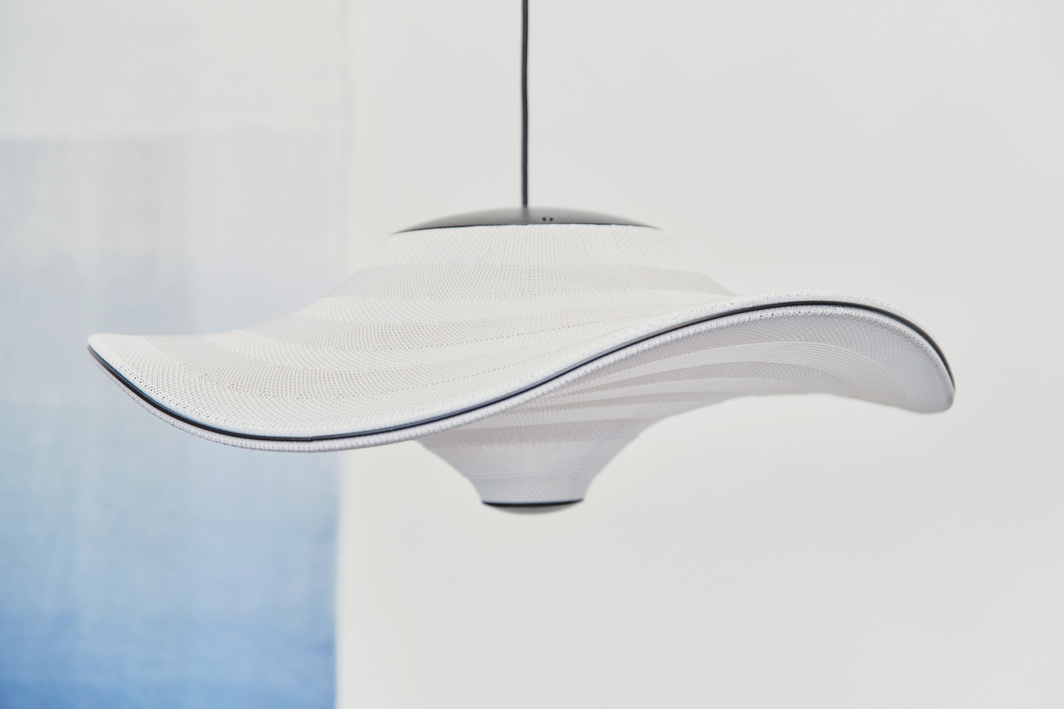 Závesná lampa FLYING terakota