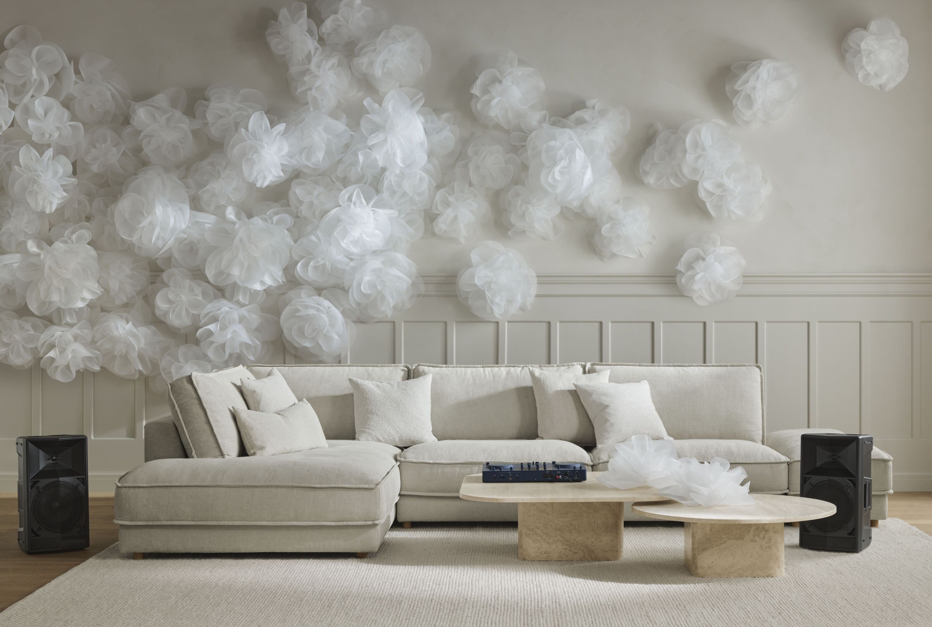 Pravostranný 3-modulový čalúnený rohový gauč NOORA s tmavou základňou