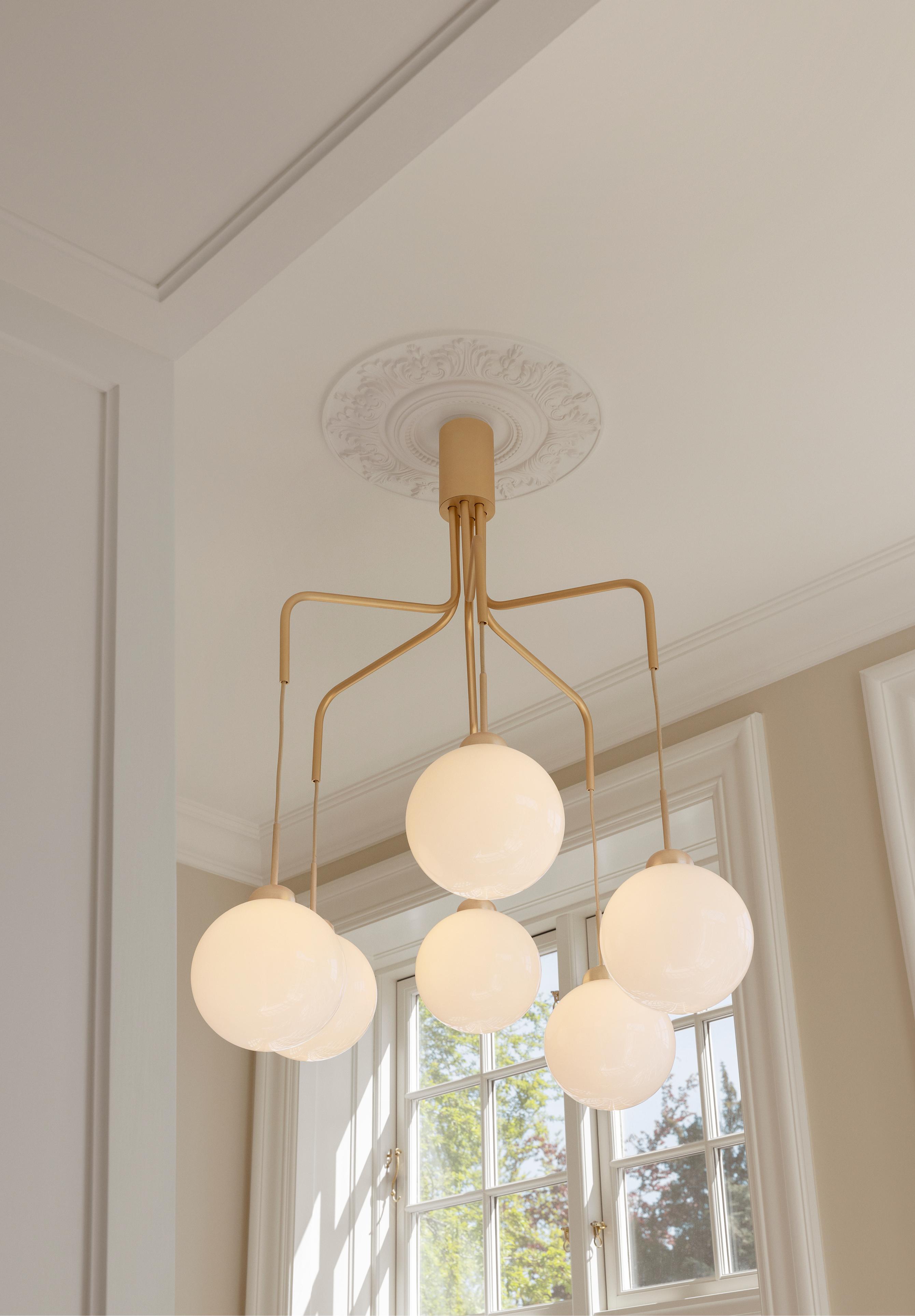 Závesná lampa APIALES CLUSTER 6 čierna s opálovým sklom