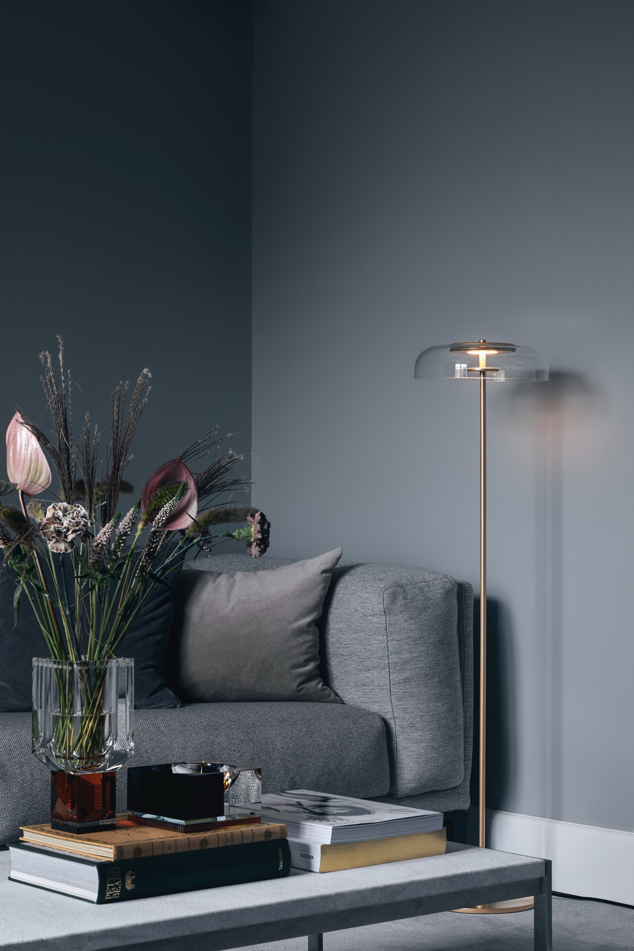 Stojaca lampa BLOSSI zlatá s priehľadným sklom