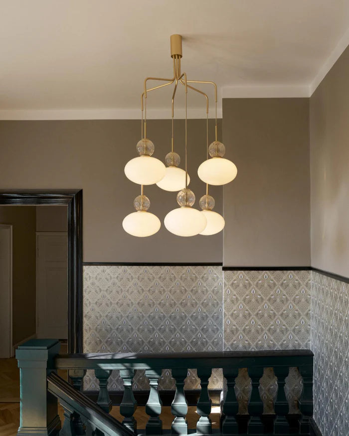 Závesná lampa RIZZATTO 6 mosadzná s opálovým sklom