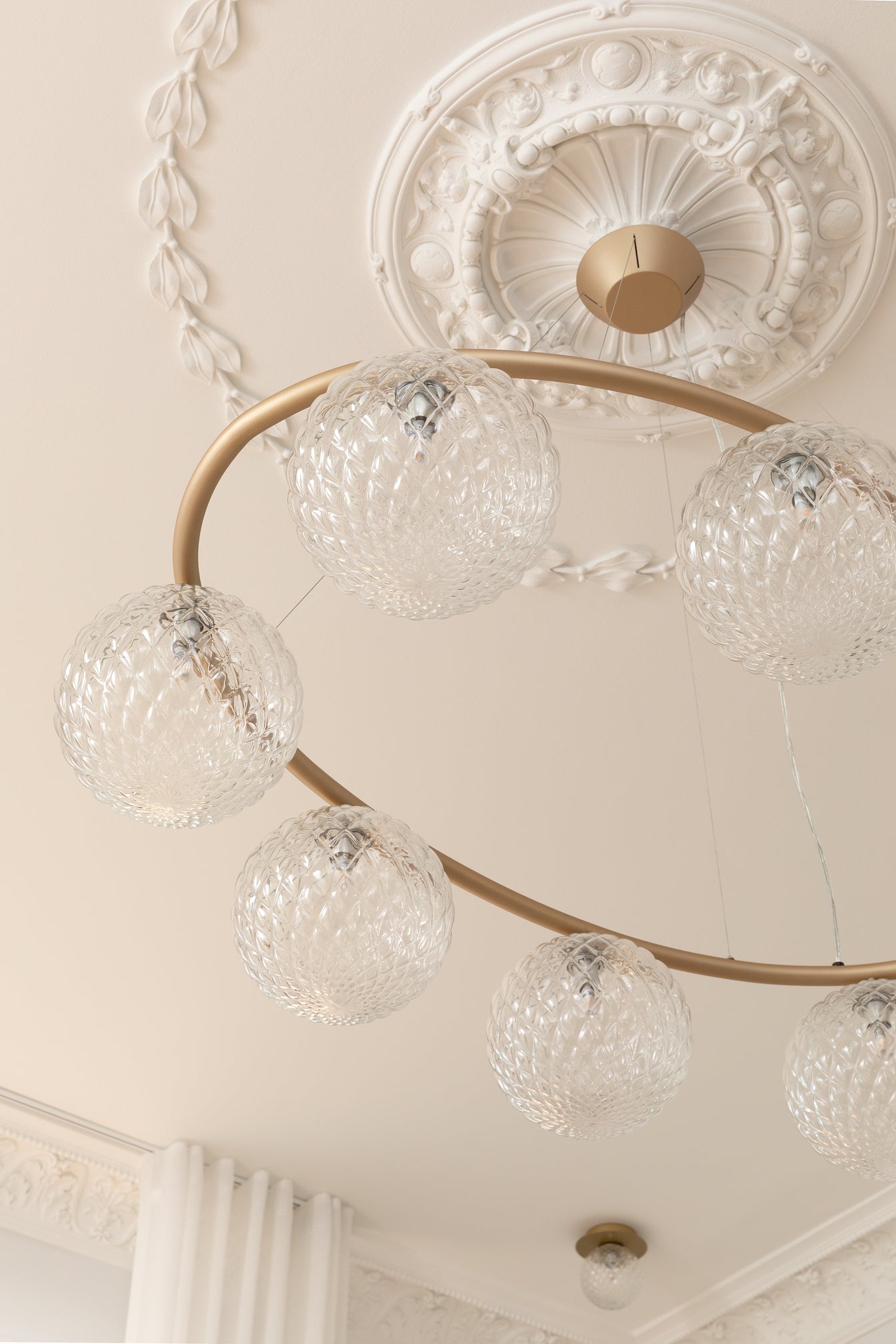 Závesná lampa MIIRA 8 OVAL mosadzná s priehľadným sklom