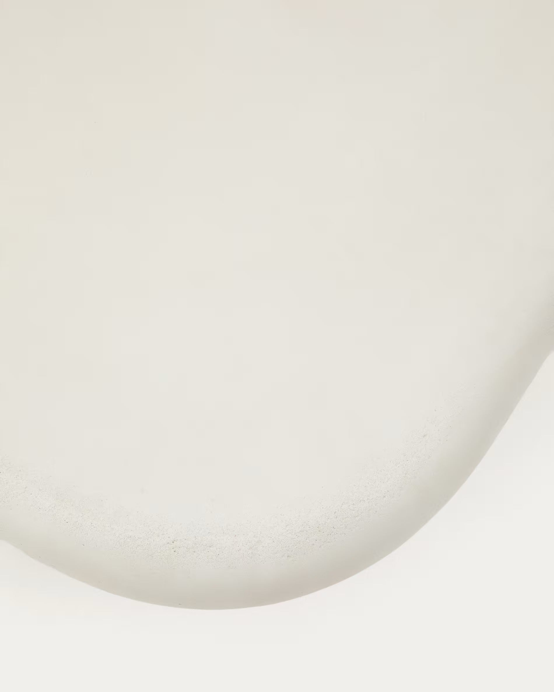 Záhradný konferenčný stolík LABRA z cementu a akáciového dreva