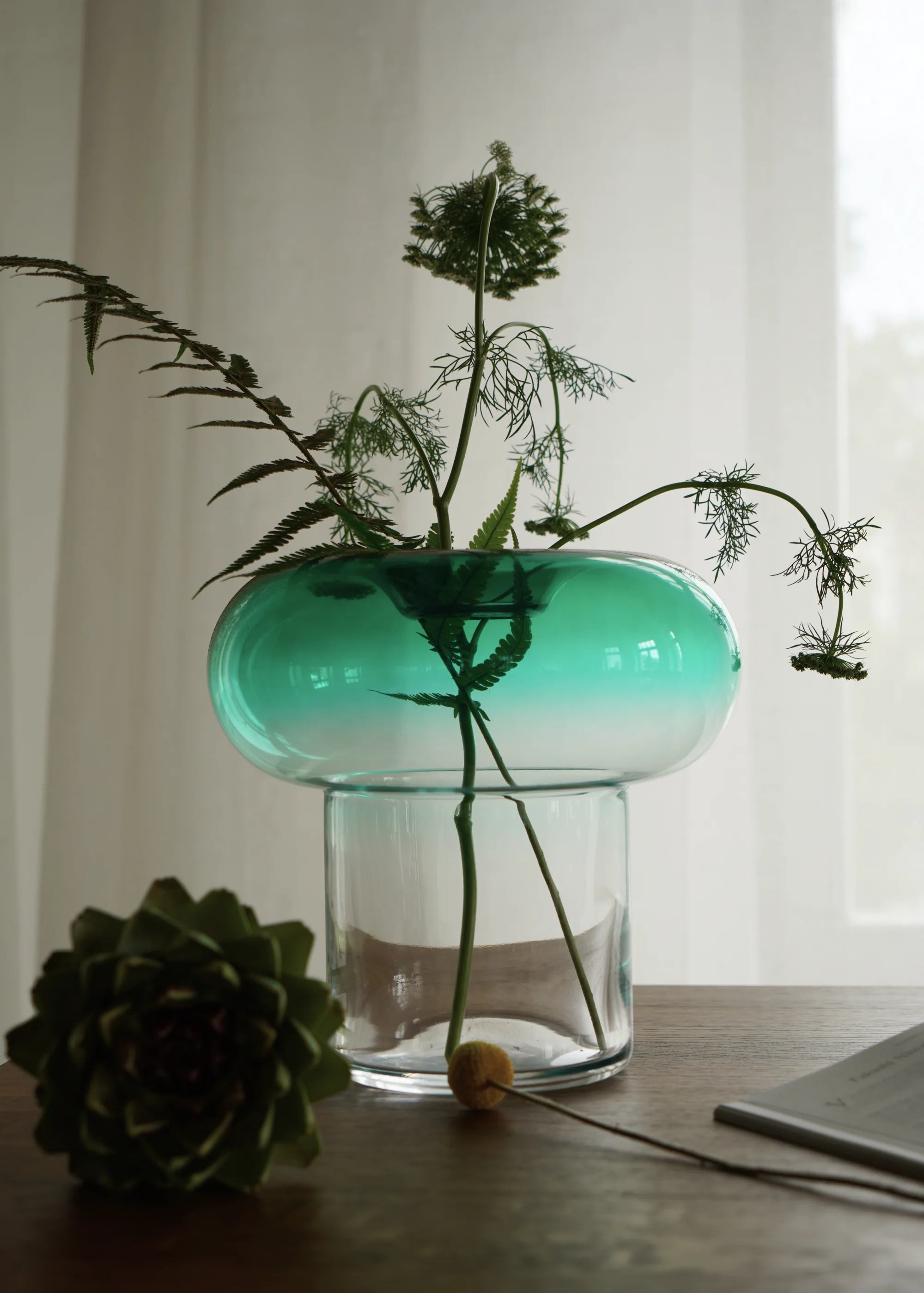 ORIO Vase green blown glass