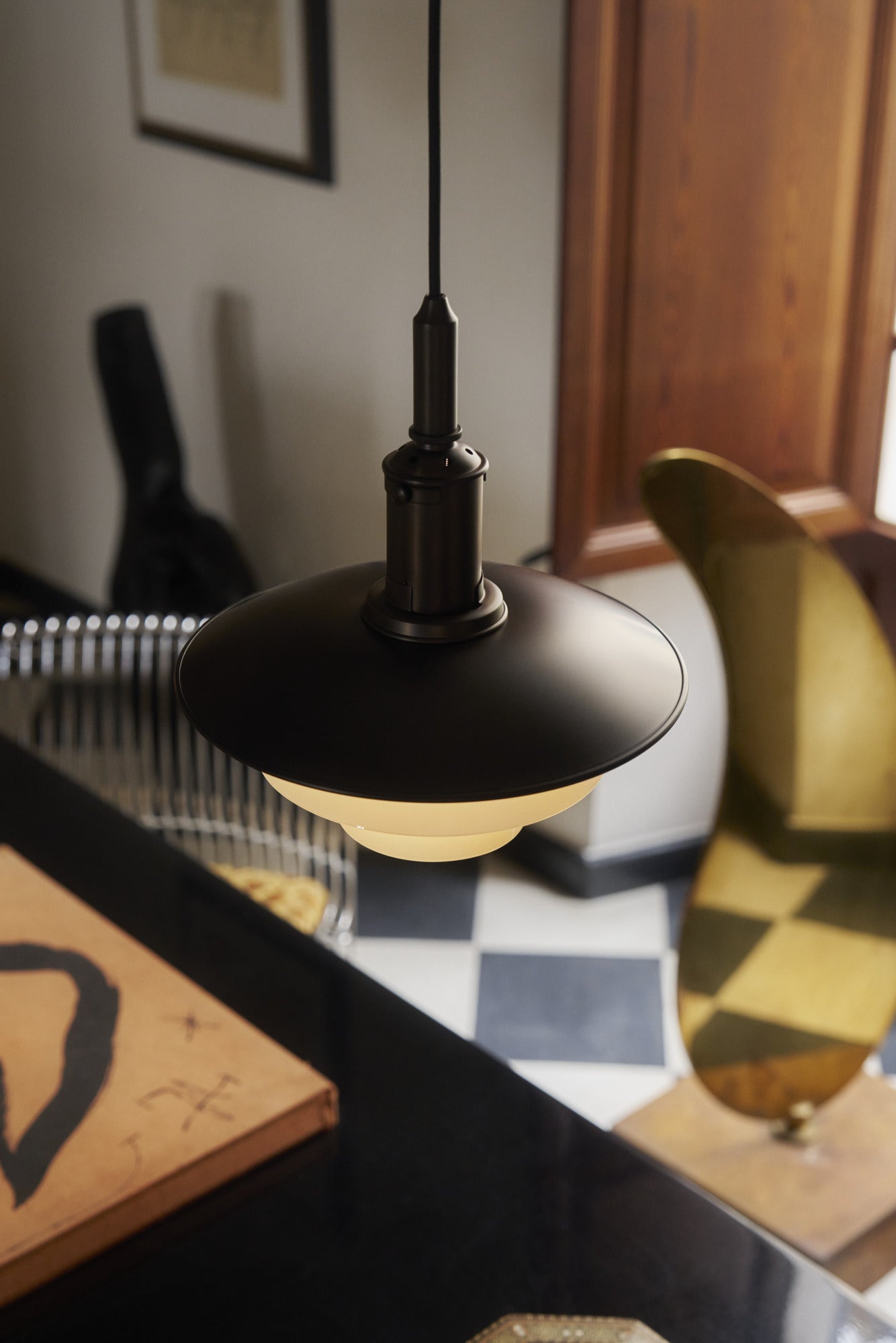 Závesná lampa PH 3/3 biela s čiernym matným povrchom