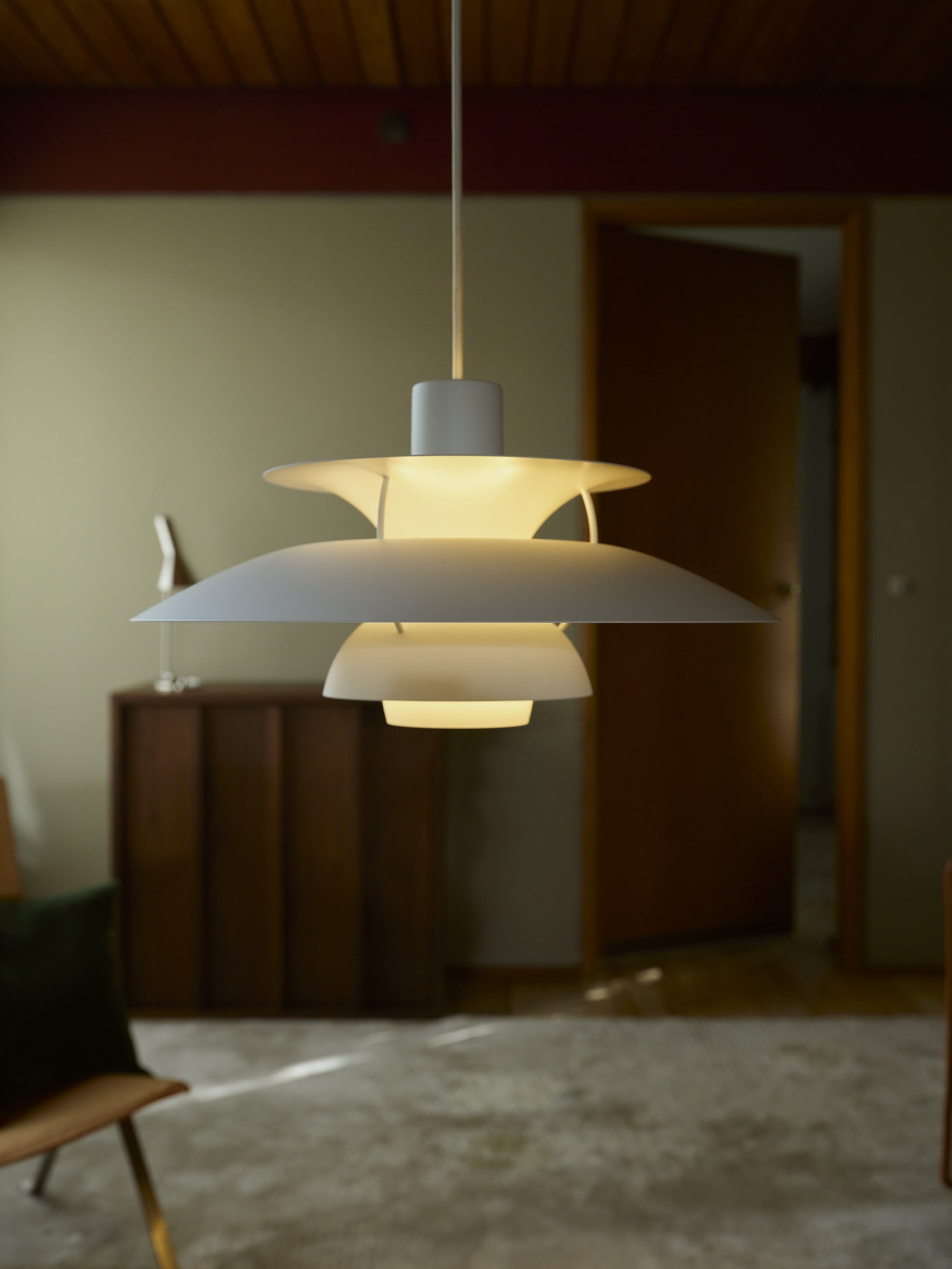 Závesná lampa PH 5 monochromatická biela