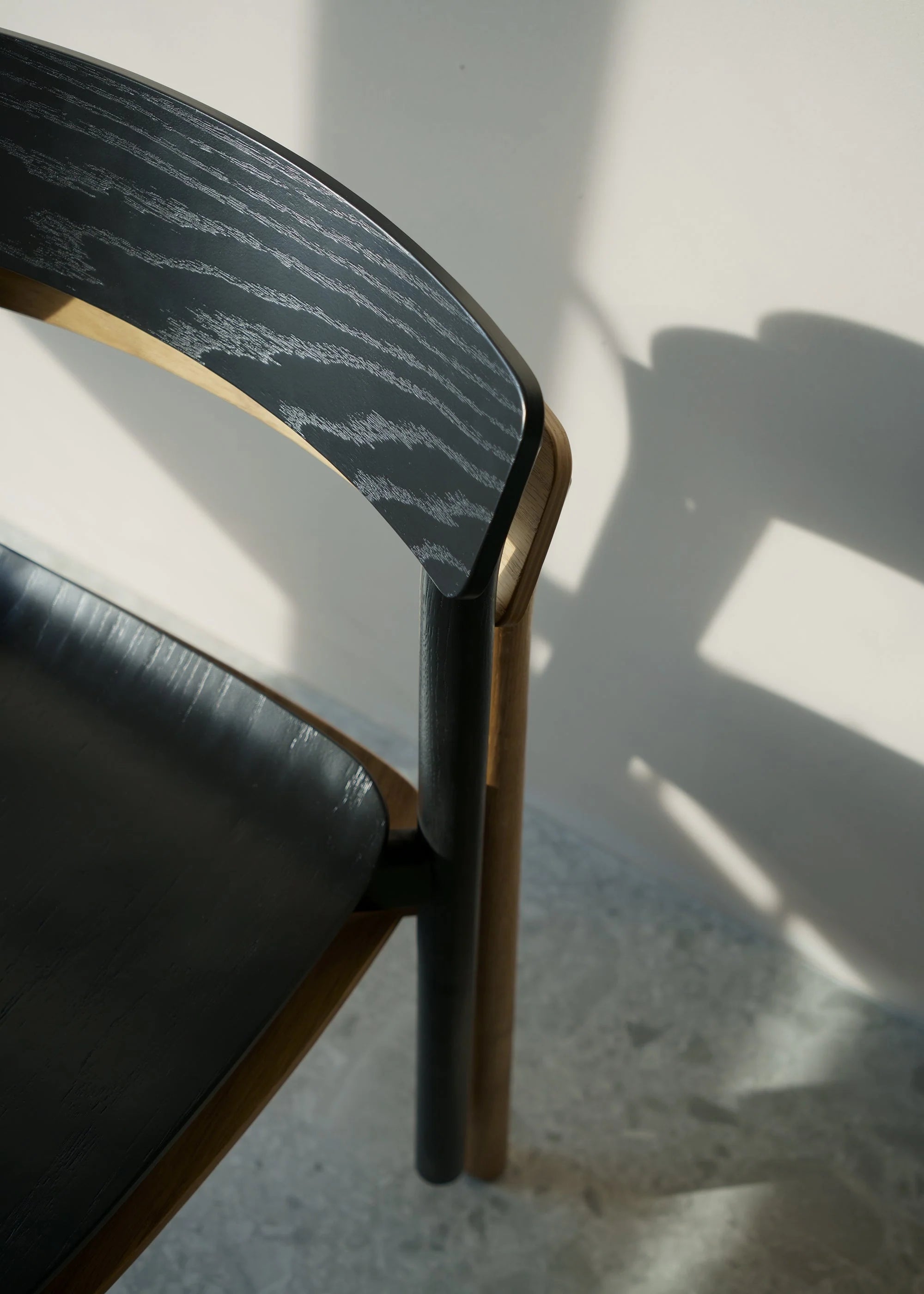 Stolička ARCHE čierne dubové drevo