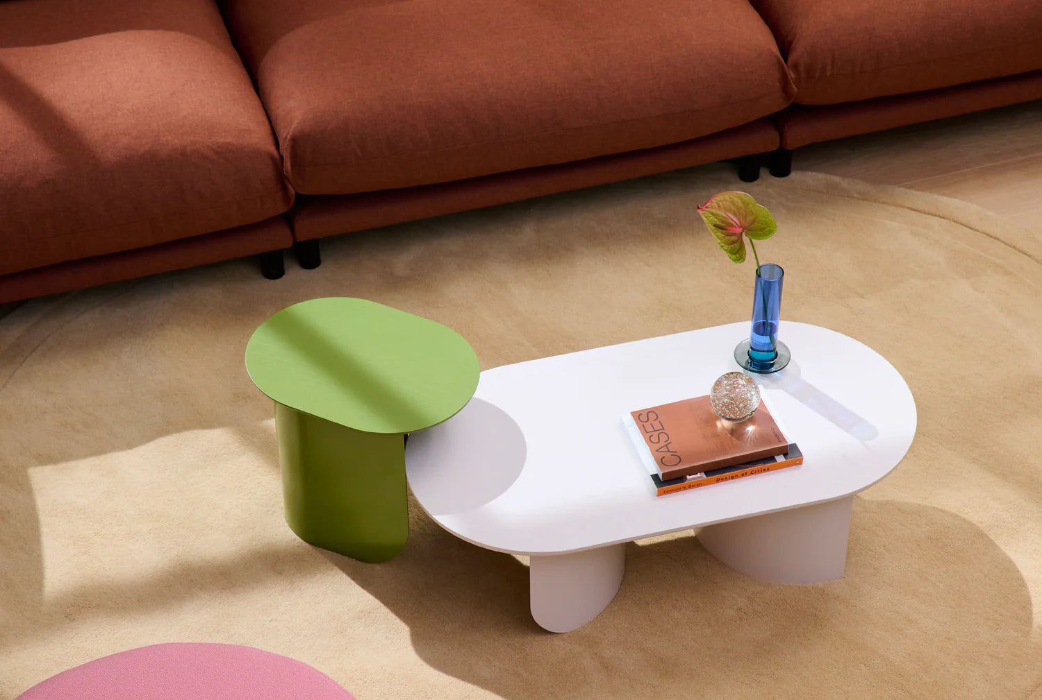 Bočný stolík PLATEAU karamelovo pomarančový